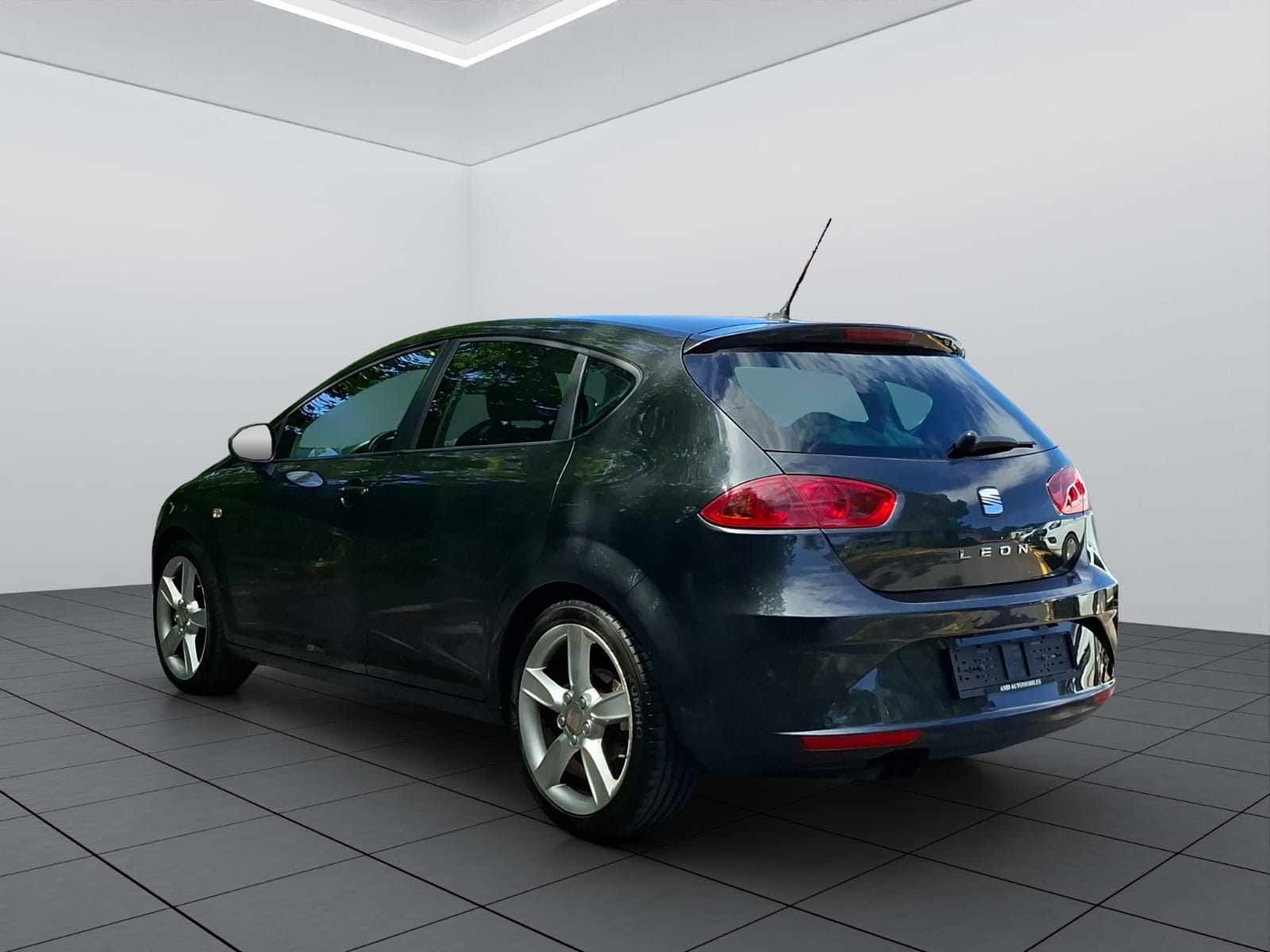 SEAT Leon 1.8 TSI Style DSG-image-4