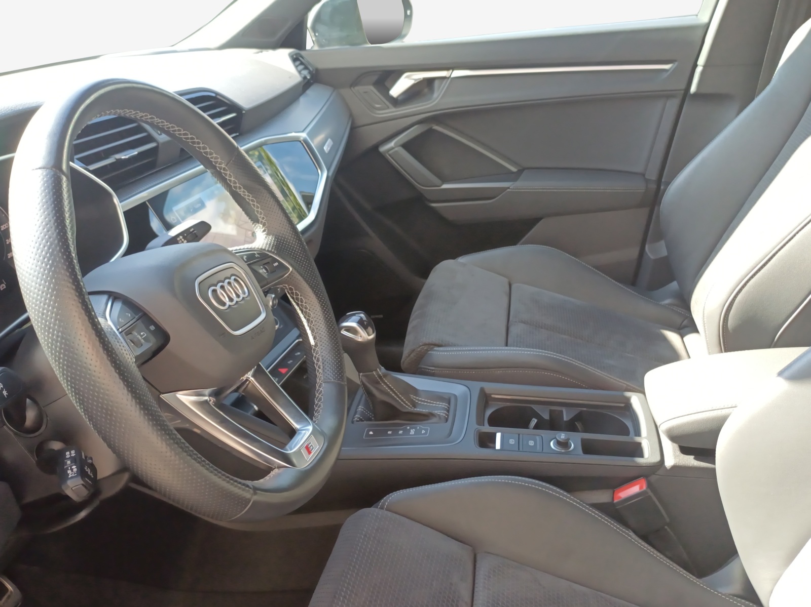 AUDI Q3 Sportback 35 TFSI S line Attraction S-tronic-image-7