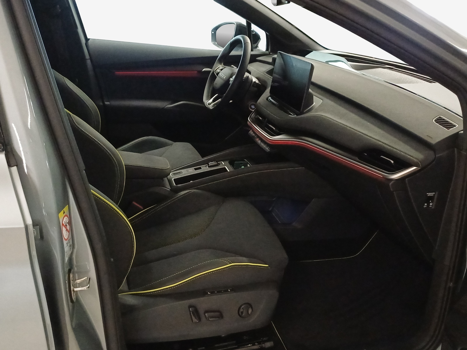 SKODA Elroq RS 4x4-image-15