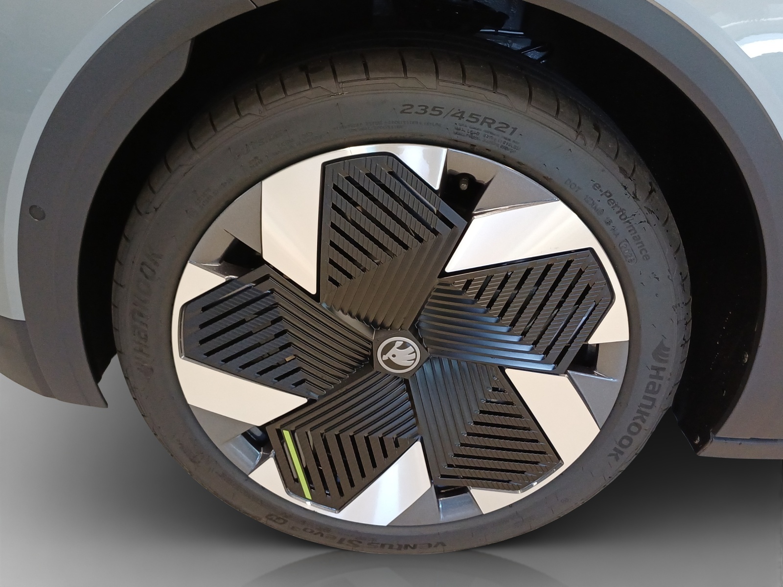 SKODA Elroq RS 4x4-image-13