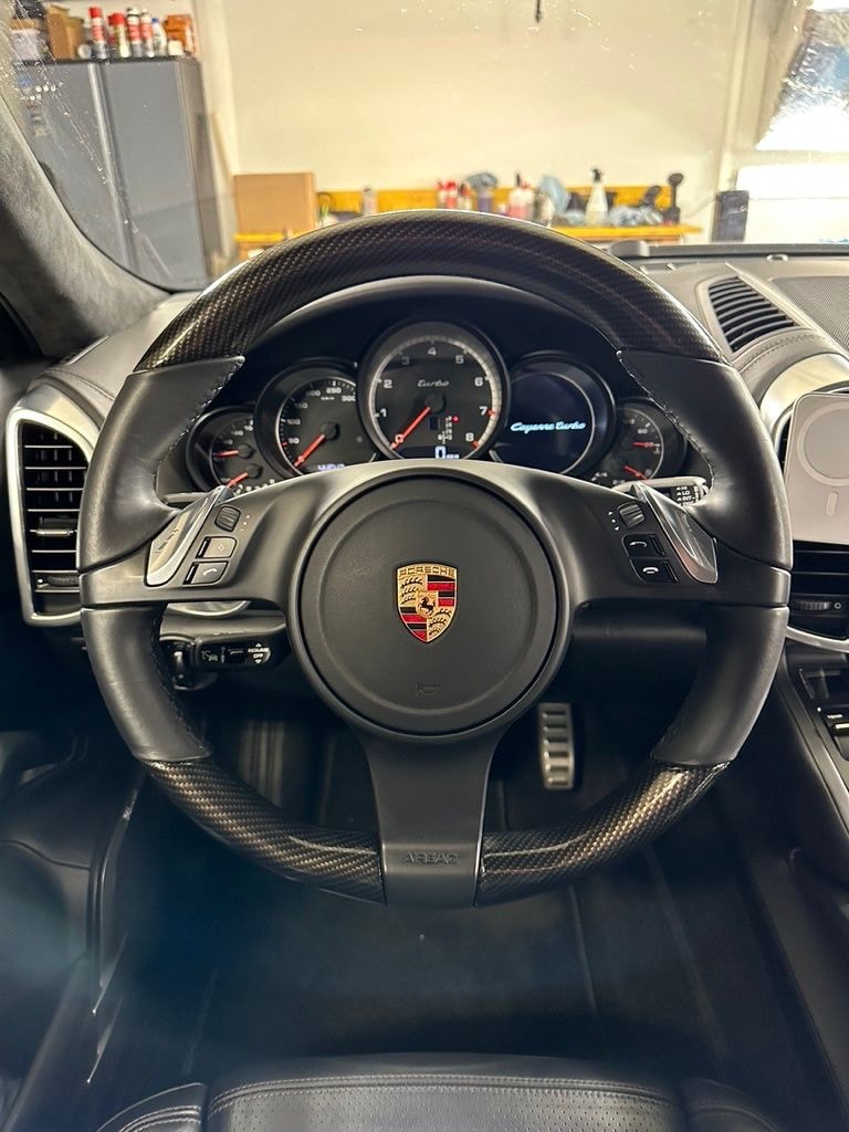 PORSCHE Cayenne Turbo-image-9