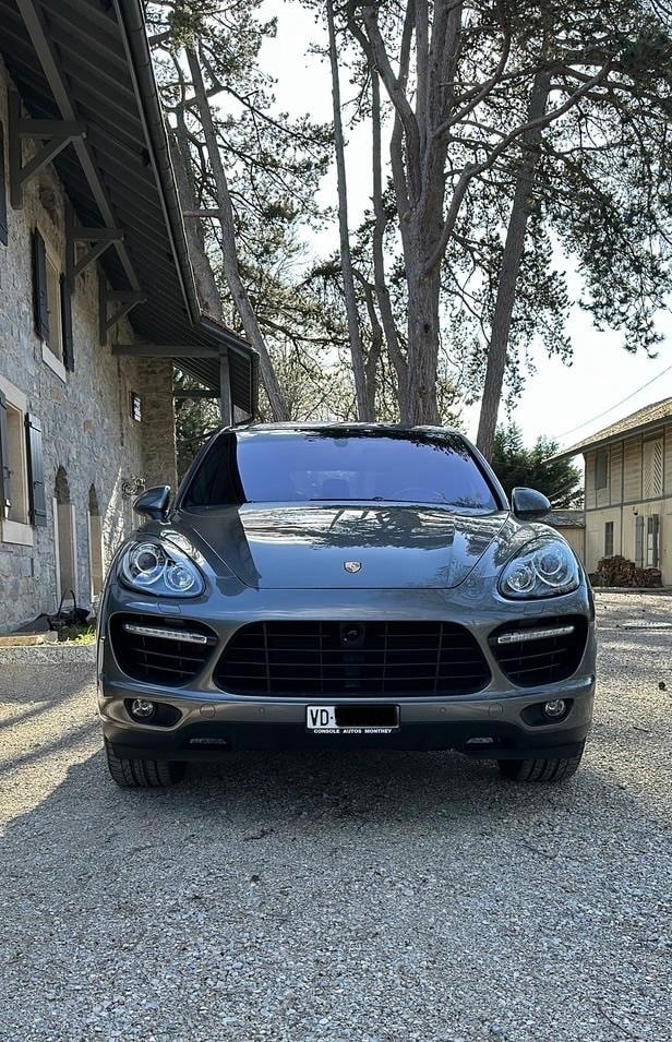 PORSCHE Cayenne Turbo-image-3