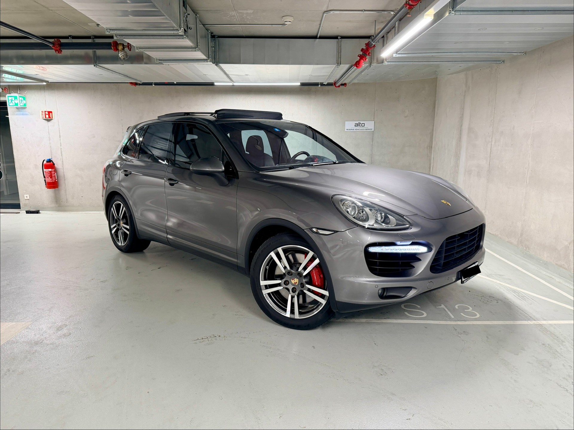 PORSCHE Cayenne Turbo-image-6