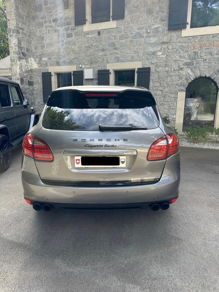 PORSCHE Cayenne Turbo-image-1