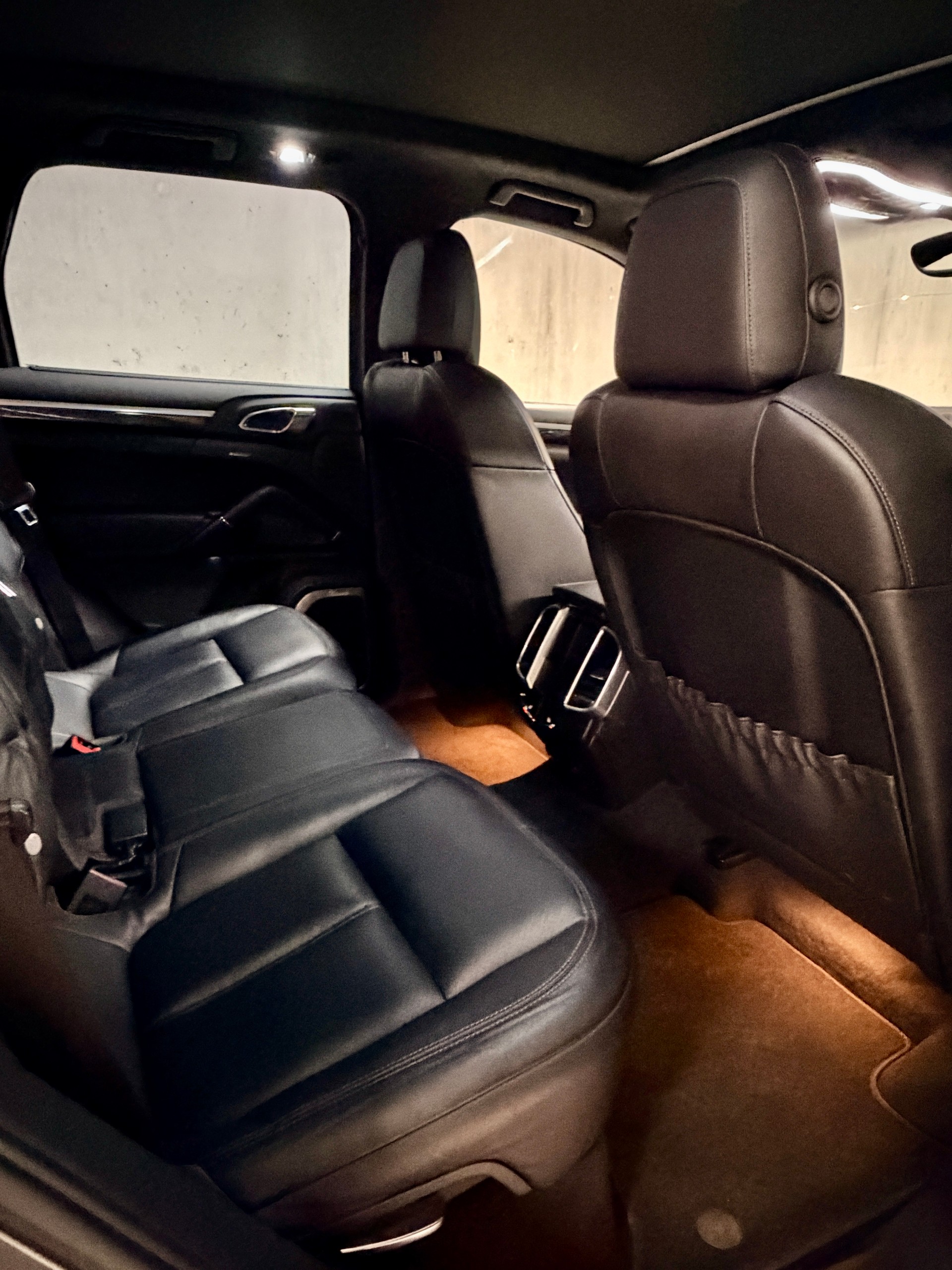 PORSCHE Cayenne Turbo-image-19