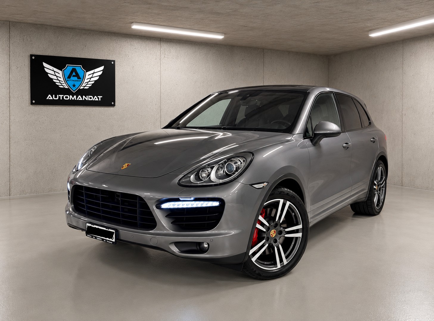 PORSCHE Cayenne Turbo-image-0