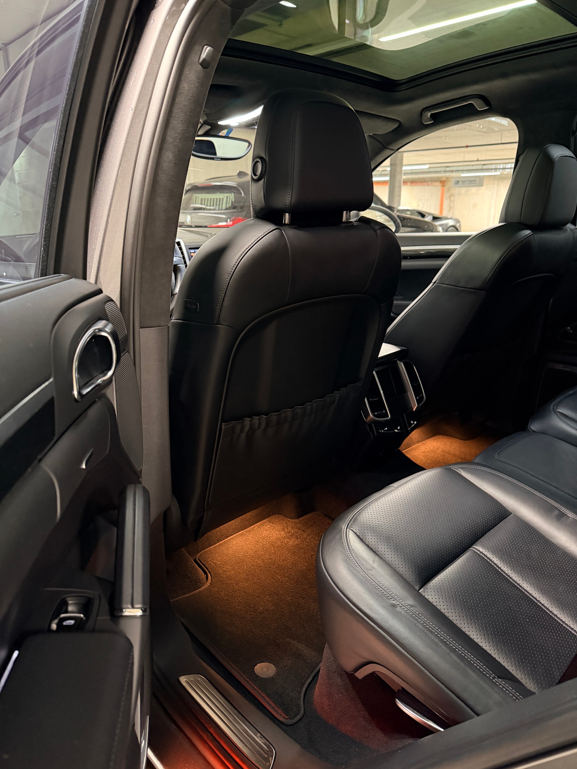 PORSCHE Cayenne Turbo-image-15