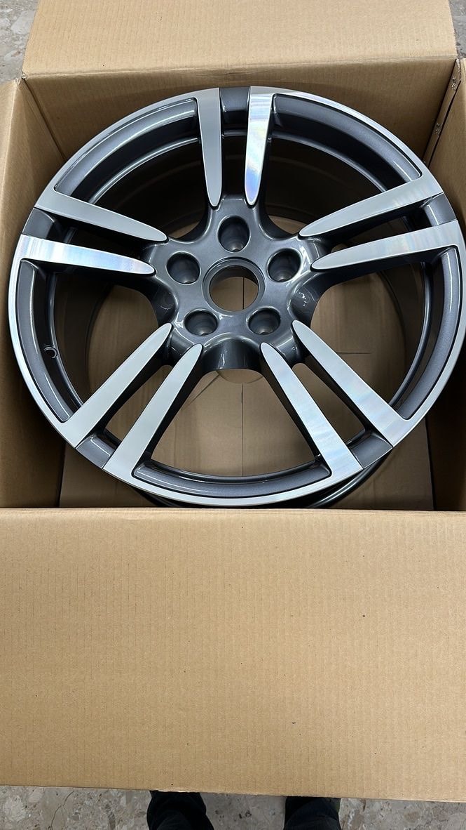 PORSCHE Cayenne Turbo-image-13