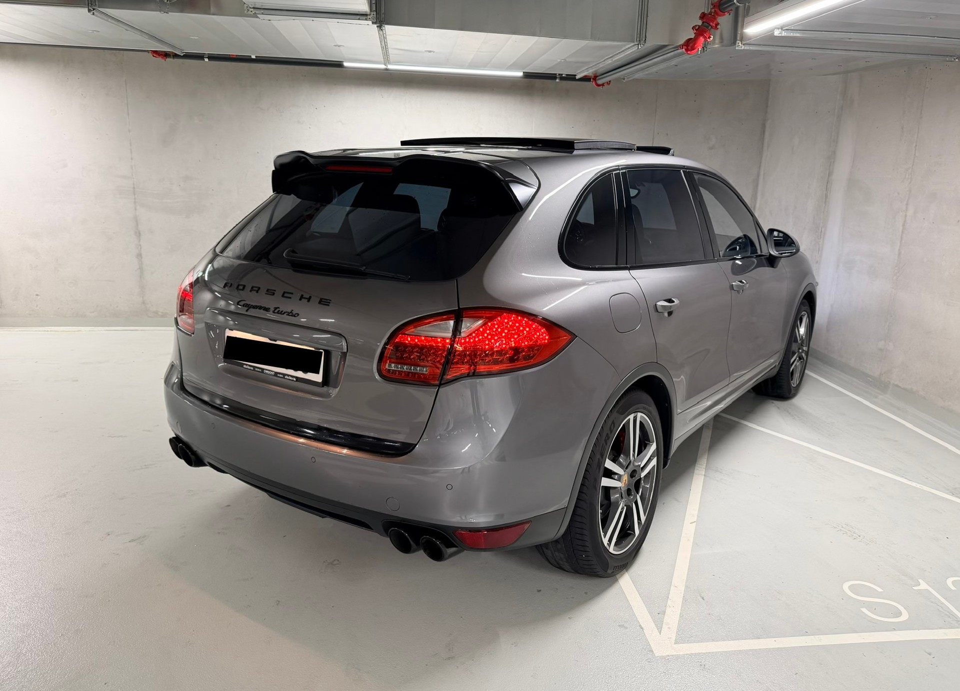 PORSCHE Cayenne Turbo-image-4