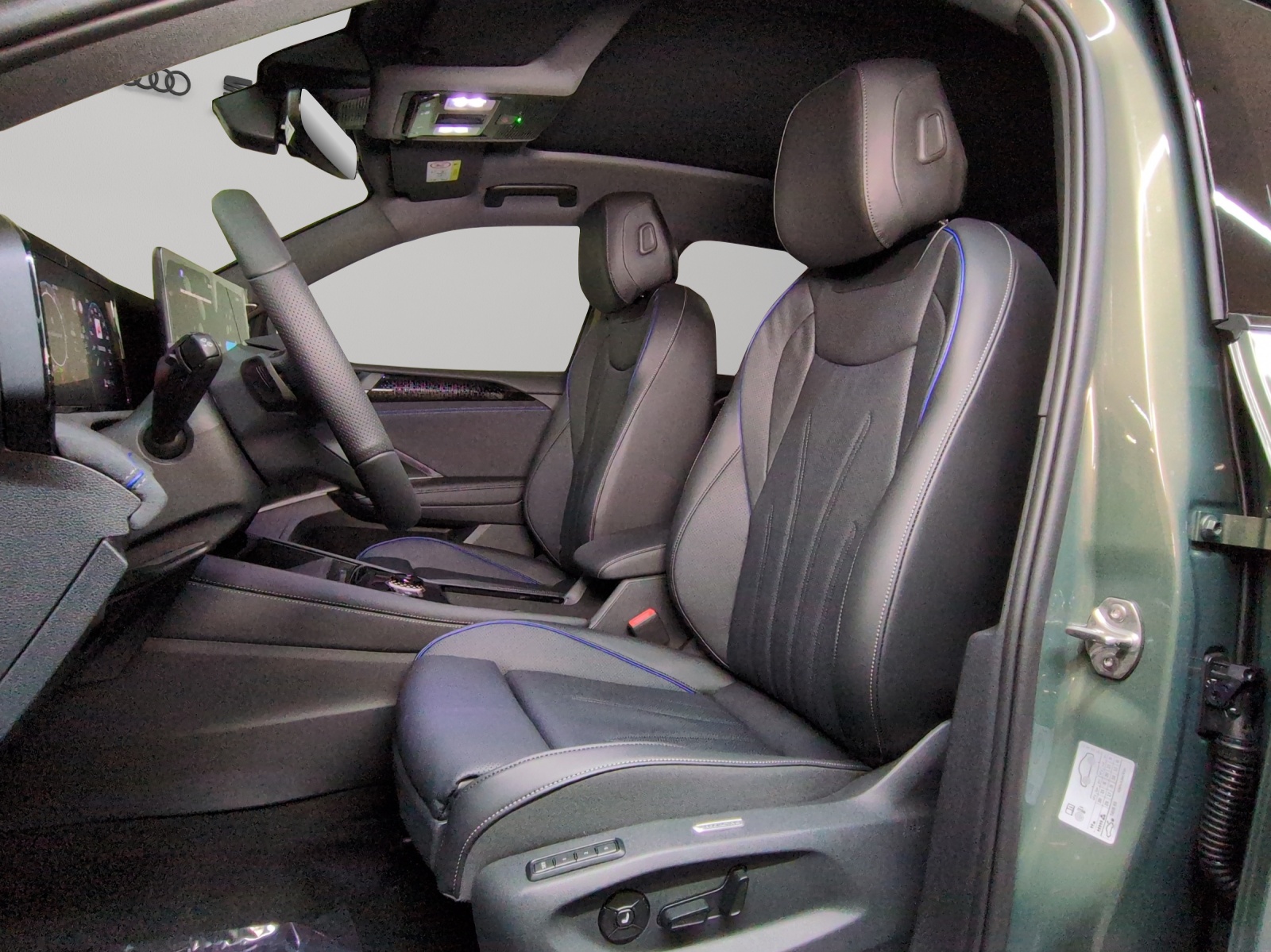 VW Tiguan 2.0 TSI DSG R-Line Plus 4Motion-image-5