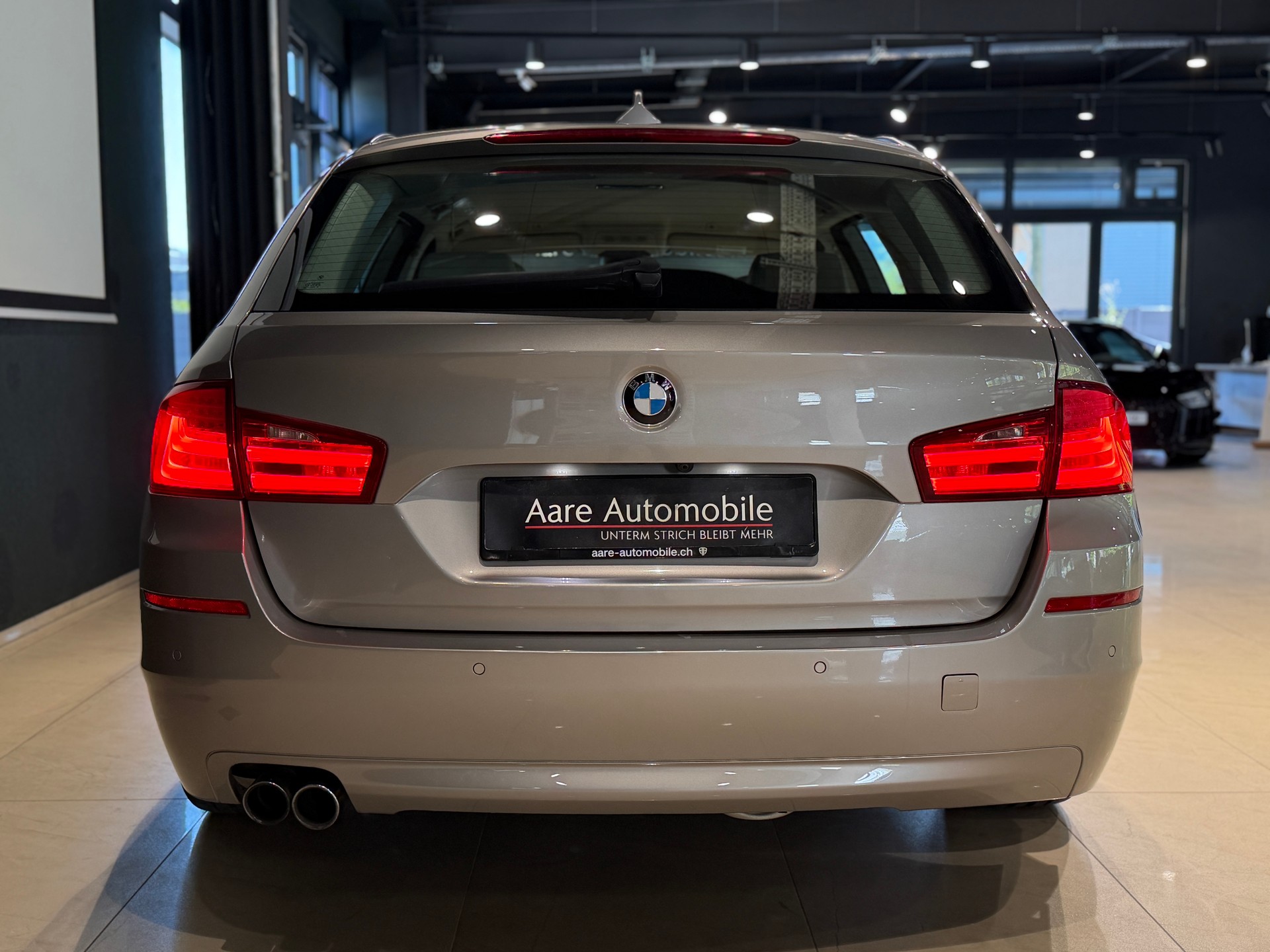 BMW 528i Touring Steptronic-image-4