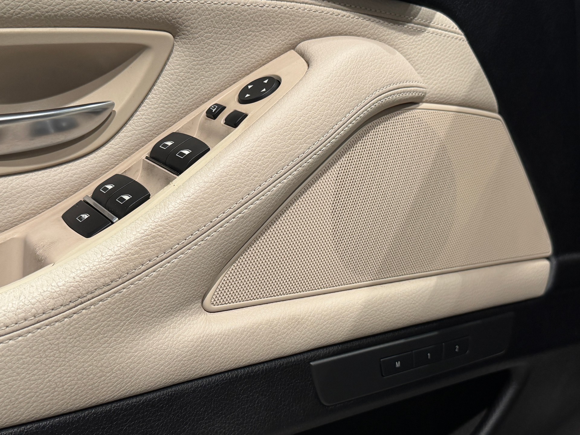 BMW 528i Touring Steptronic-image-10