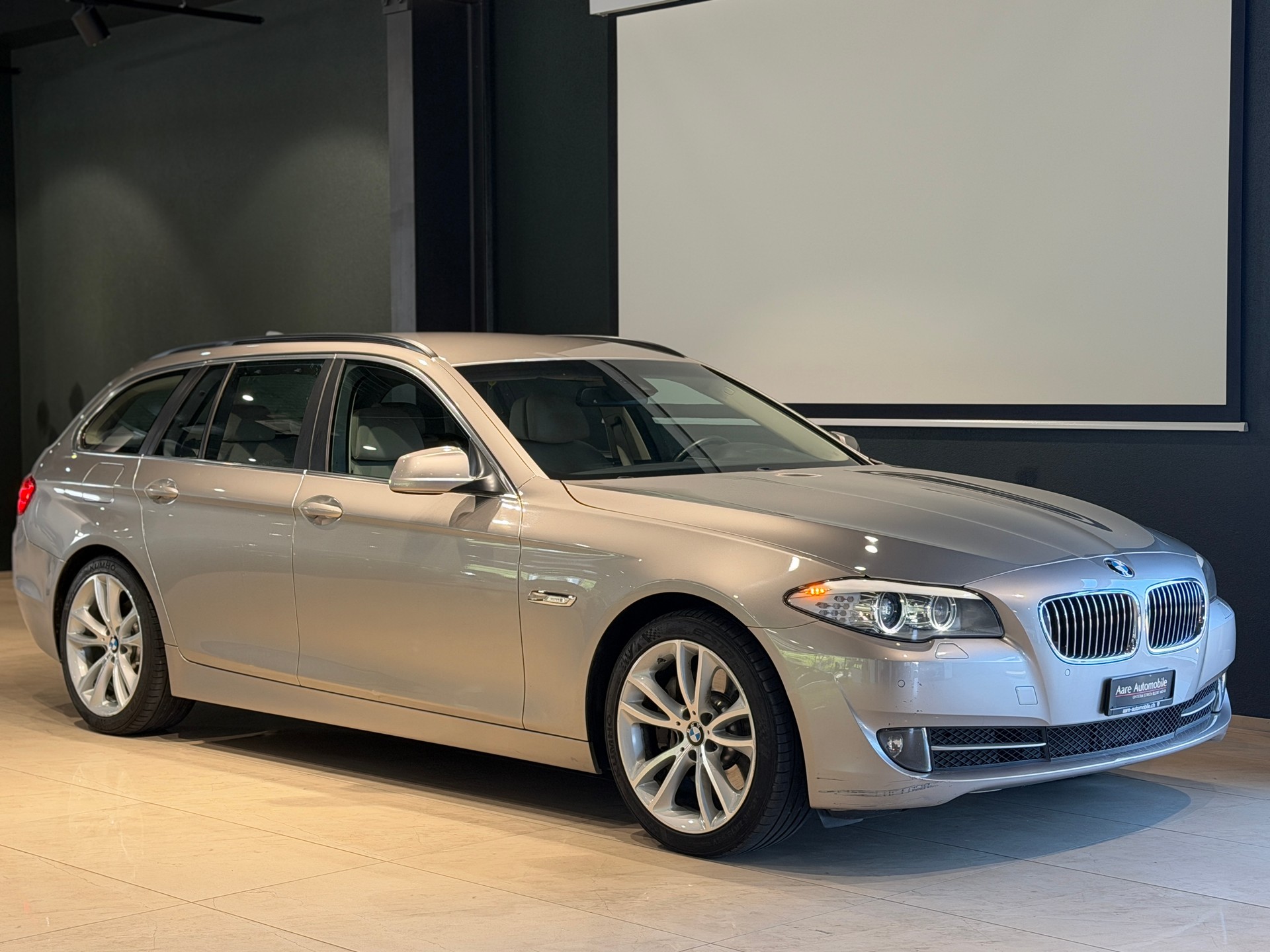 BMW 528i Touring Steptronic-image-0