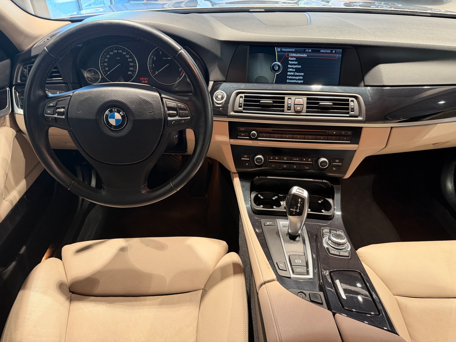 BMW 528i Touring Steptronic-image-5