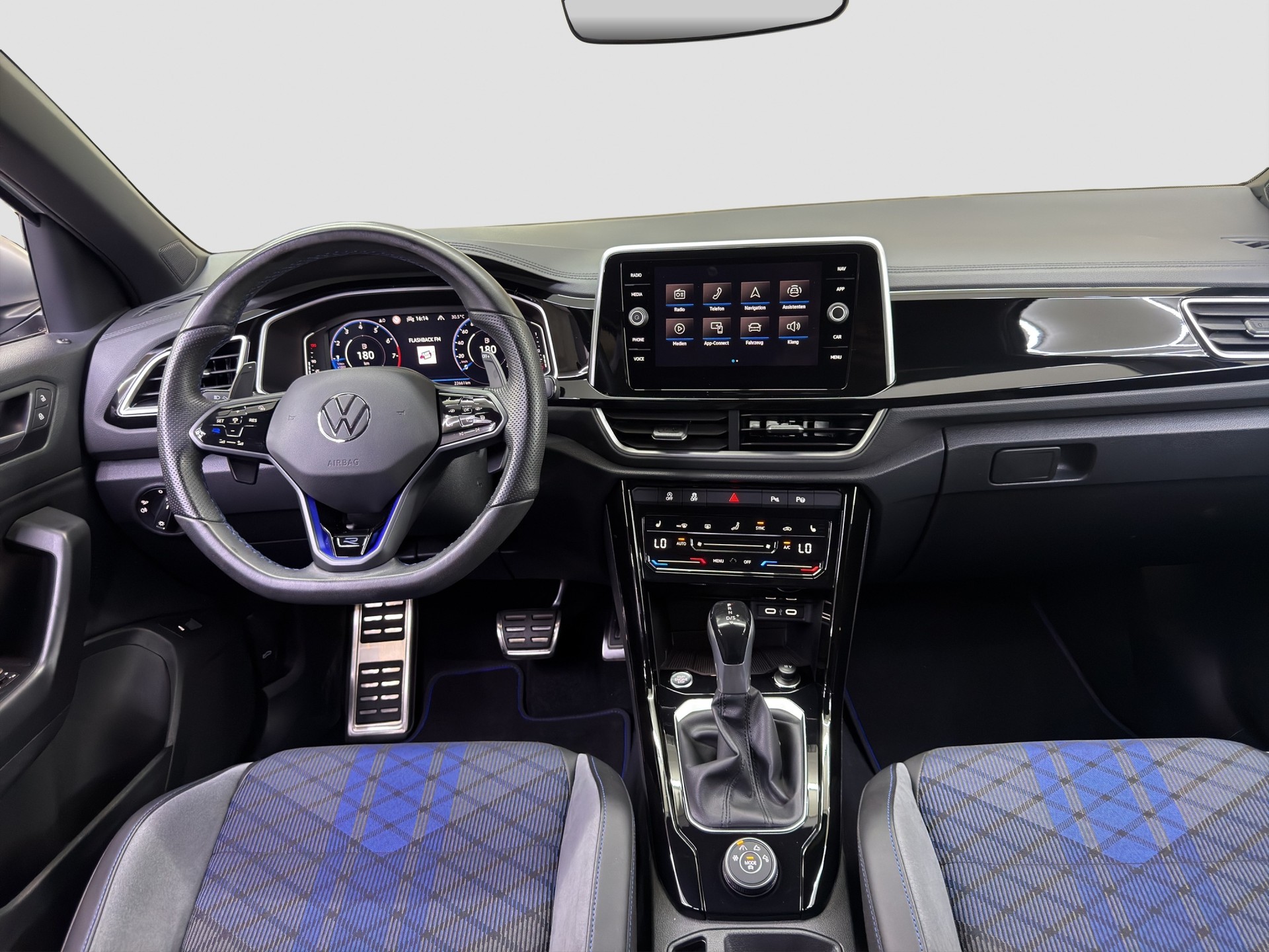 VW T-Roc 2.0 TSI R DSG 4Motion-image-6