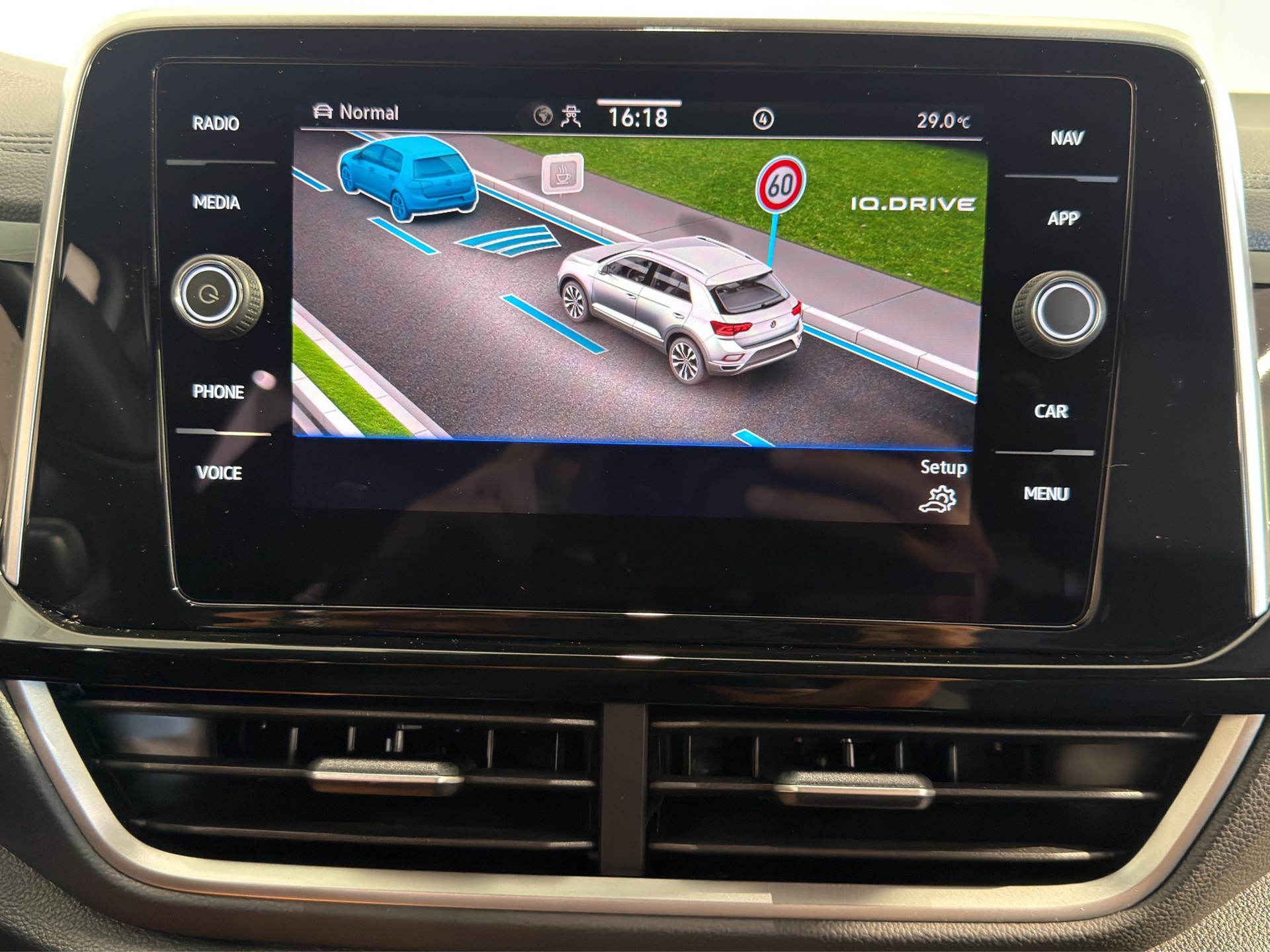 VW T-Roc 2.0 TSI R DSG 4Motion-image-21