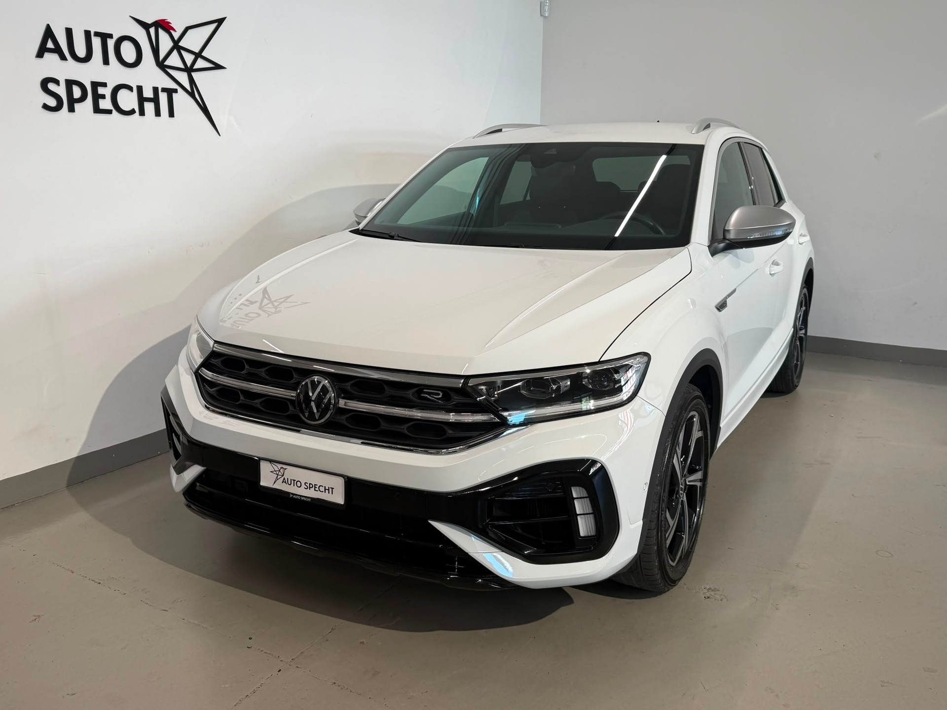VW T-Roc 2.0 TSI R DSG 4Motion-image-0