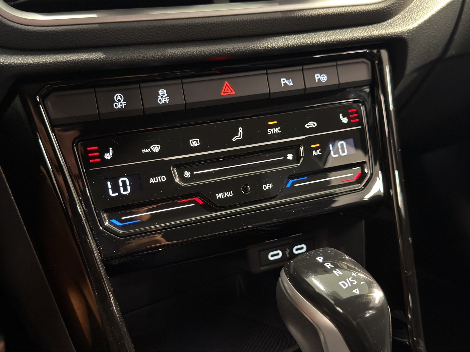 VW T-Roc 2.0 TSI R DSG 4Motion-image-30