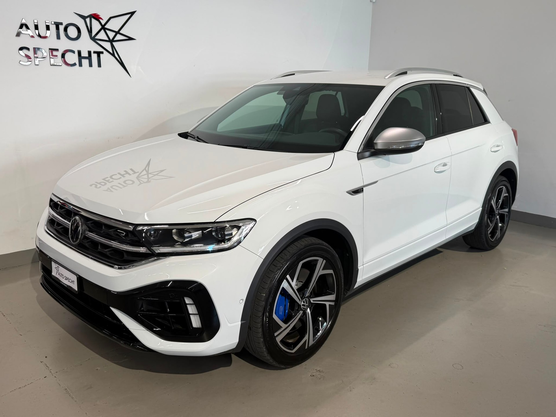 VW T-Roc 2.0 TSI R DSG 4Motion-image-1
