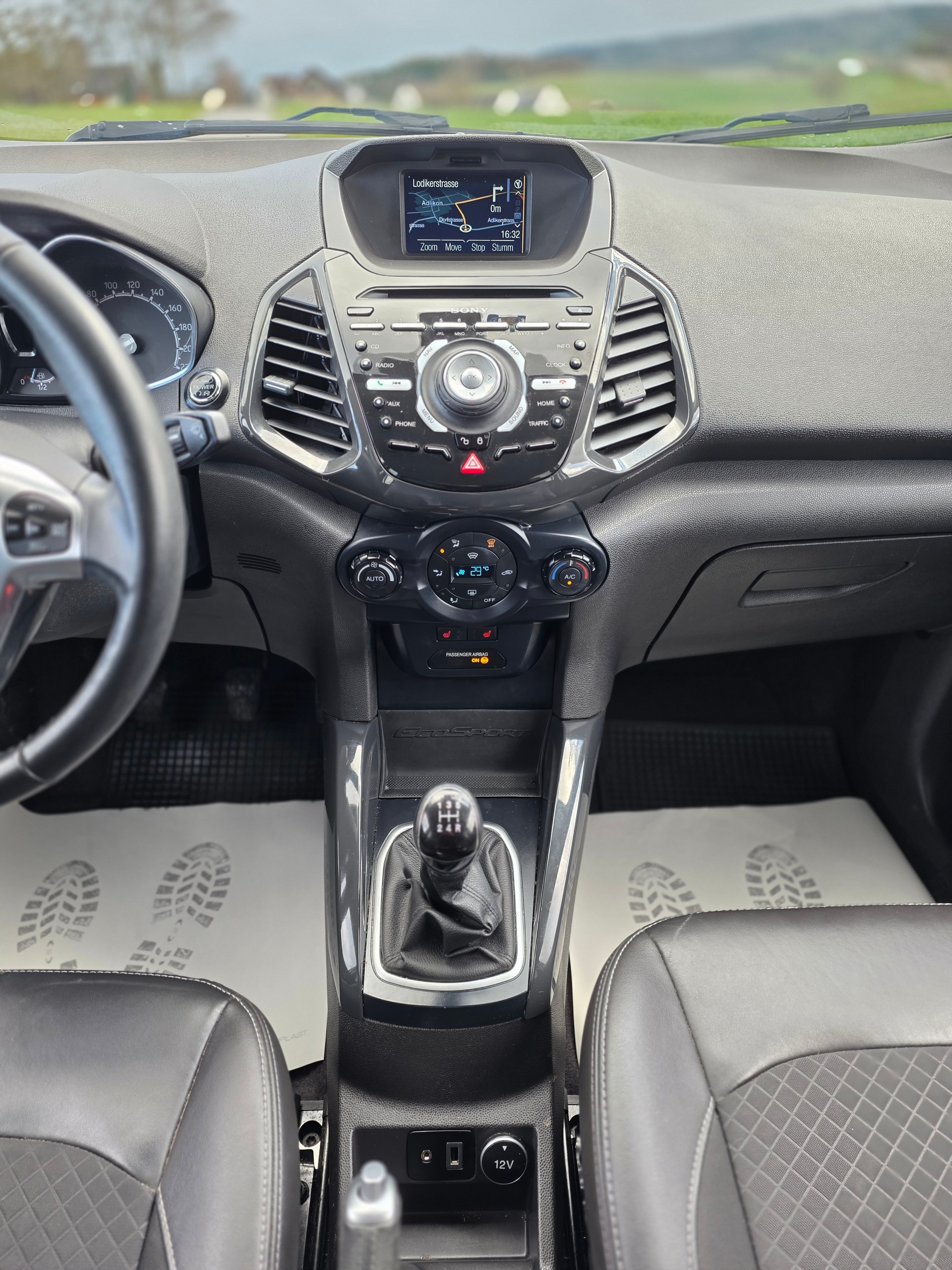FORD EcoSport 1.0 SCTi Titanium-image-12