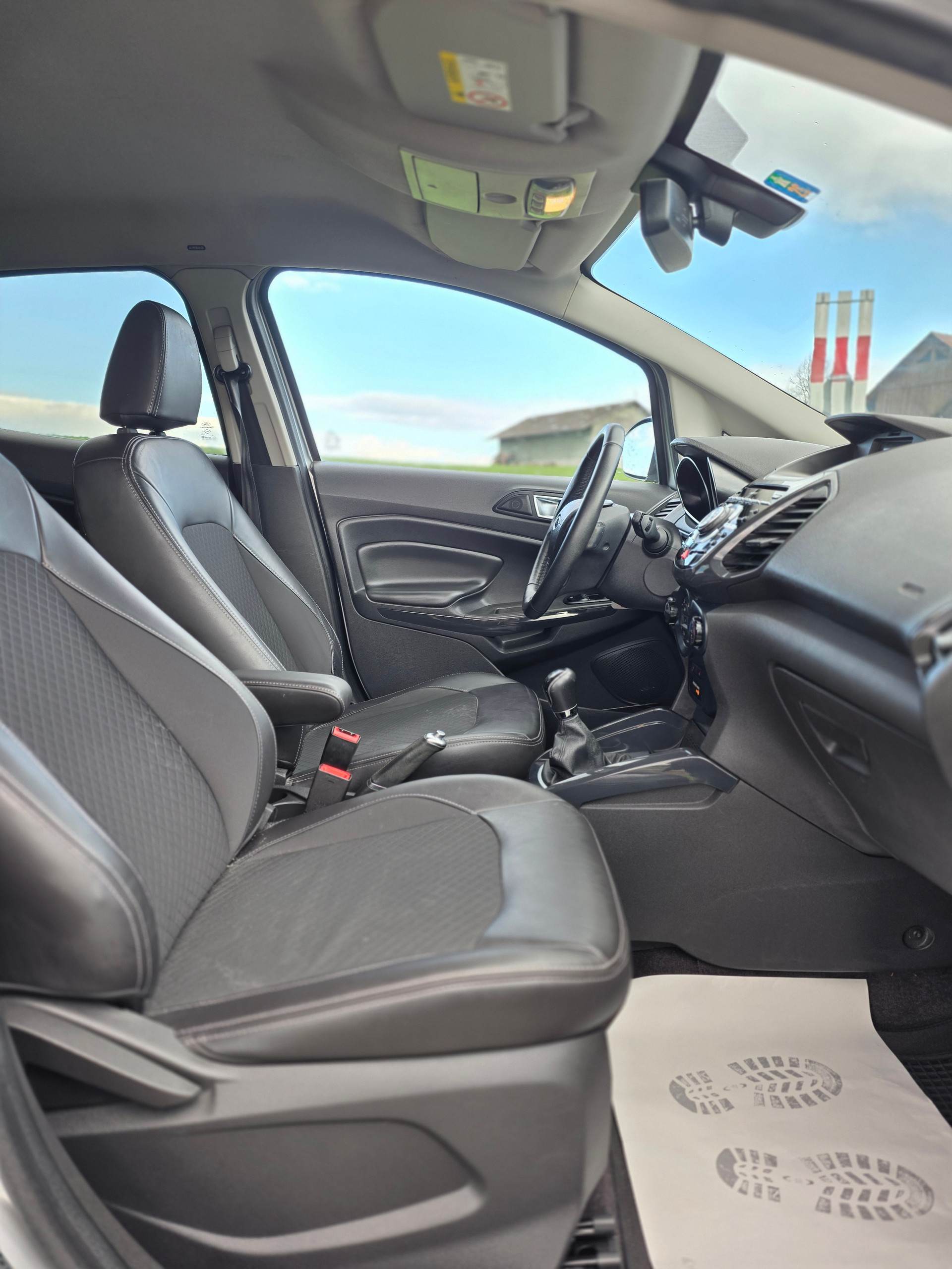 FORD EcoSport 1.0 SCTi Titanium-image-14