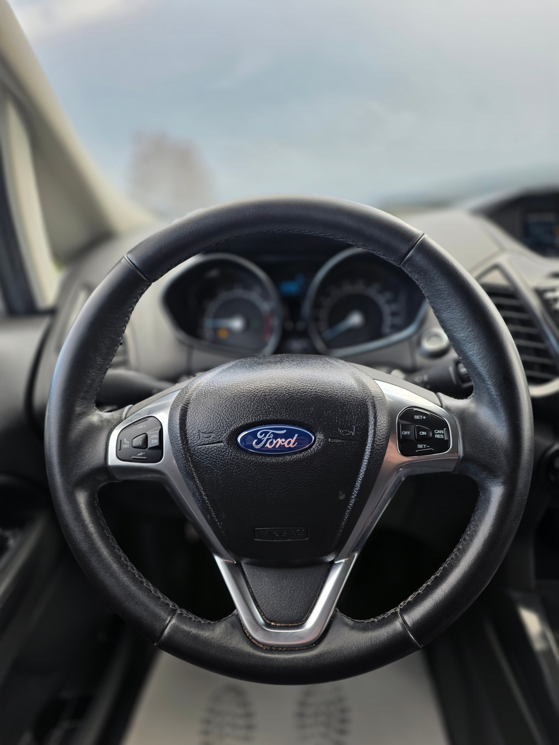 FORD EcoSport 1.0 SCTi Titanium-image-11
