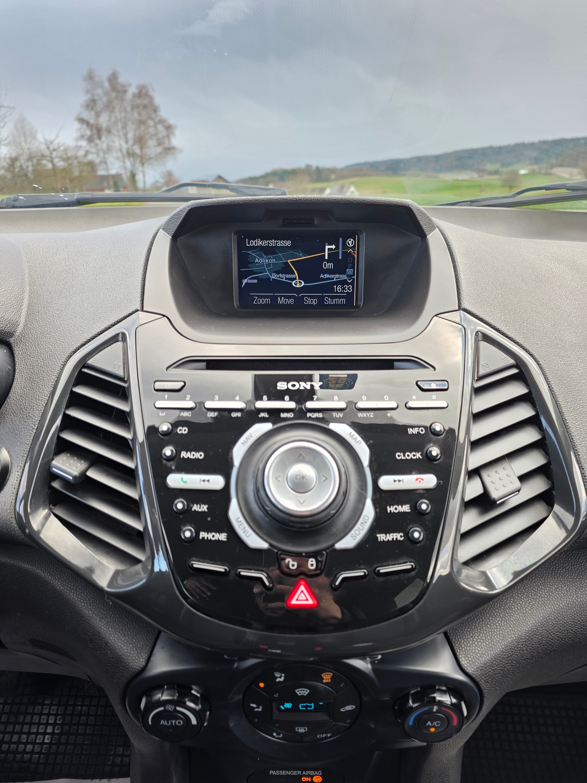 FORD EcoSport 1.0 SCTi Titanium-image-13