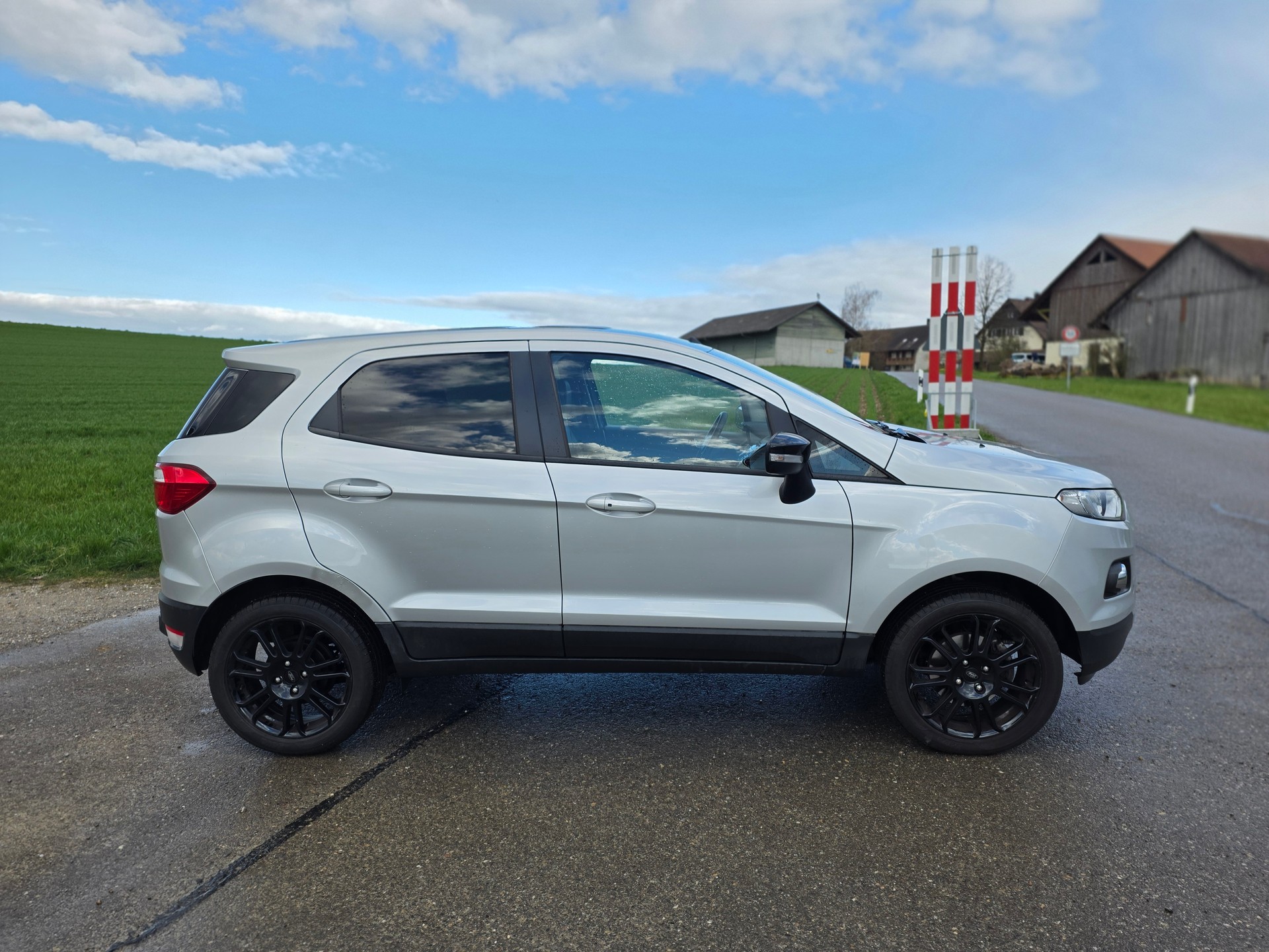 FORD EcoSport 1.0 SCTi Titanium-image-2