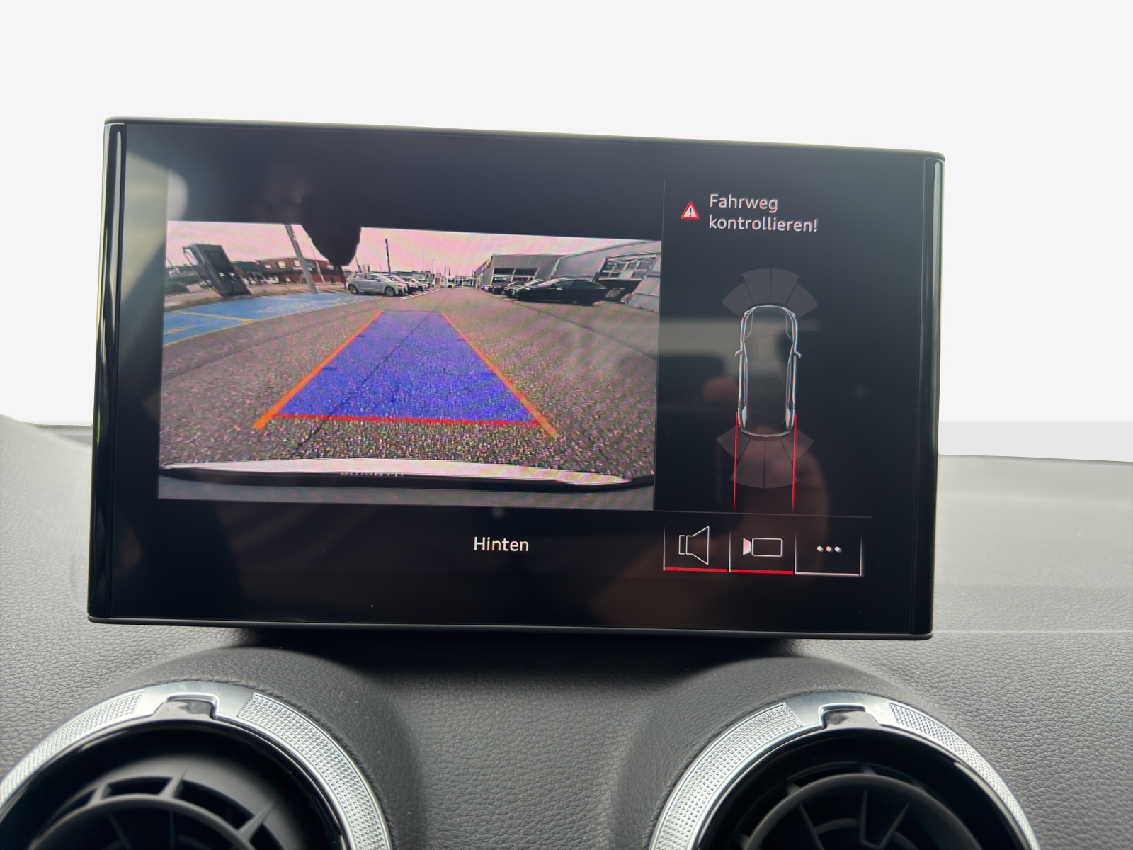 AUDI Q2 35 TFSI advanced S-tronic-image-14