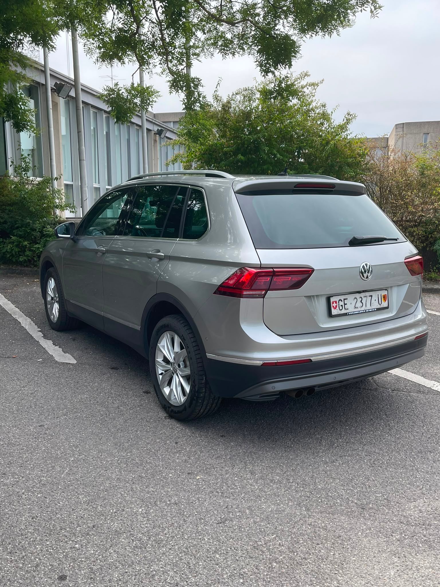 VW Tiguan 2.0TSI Highline 4Motion DSG-image-3
