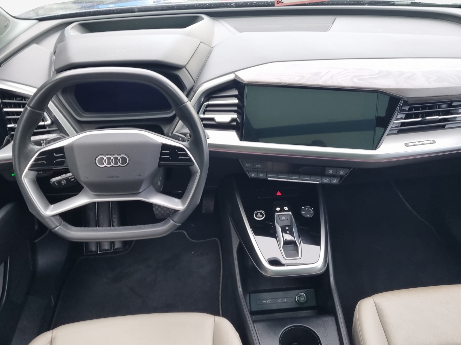 AUDI Q4 e-tron 50 quattro-image-9