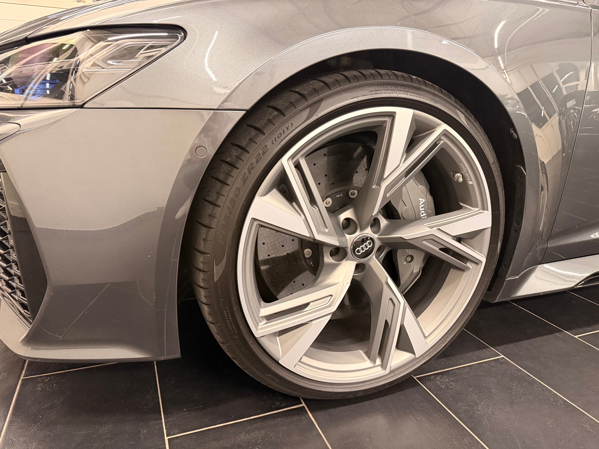 AUDI RS6 Avant 4.0 TFSI V8 quattro Dynamikpaket plus-image-5