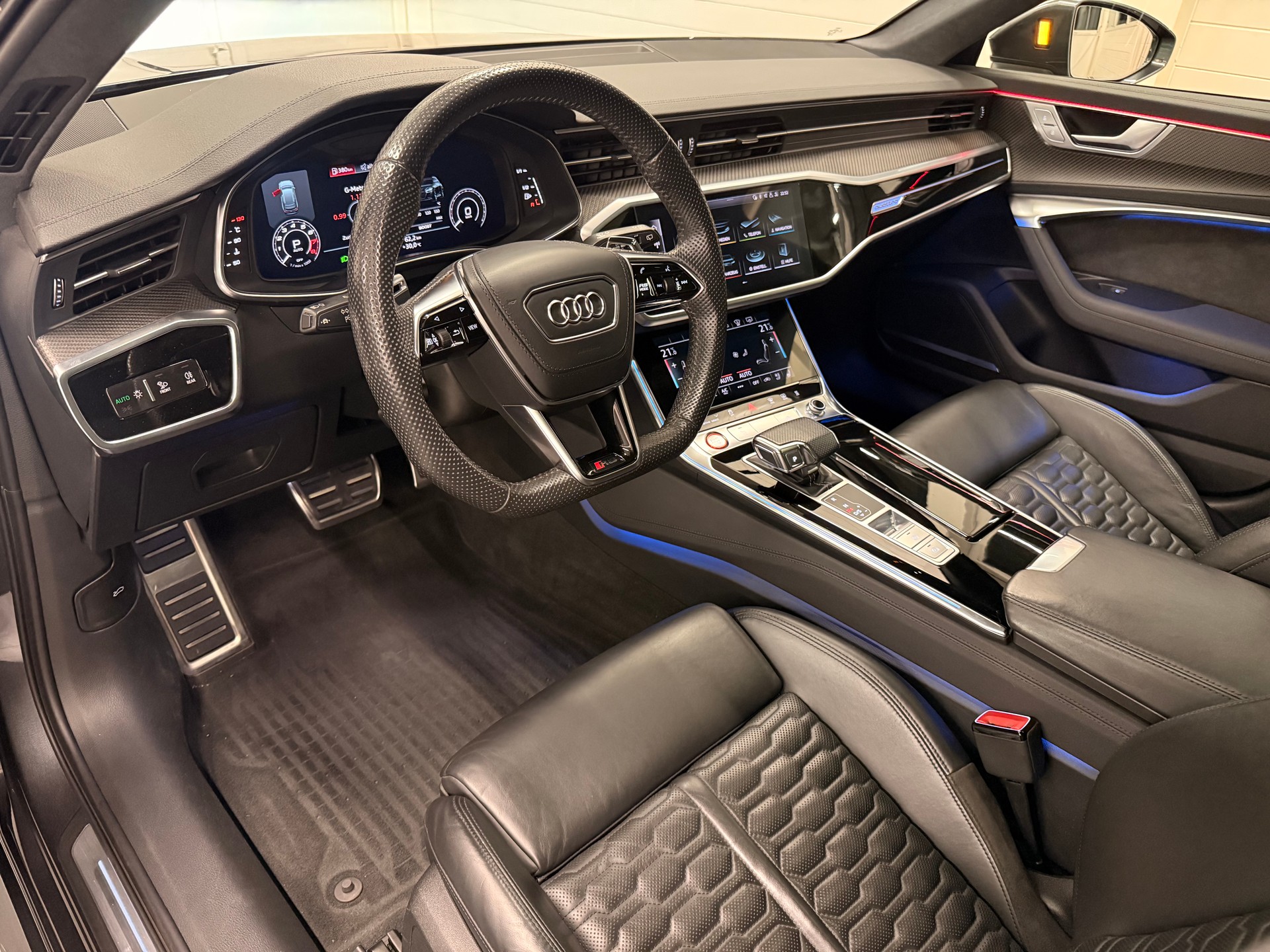 AUDI RS6 Avant 4.0 TFSI V8 quattro Dynamikpaket plus-image-11