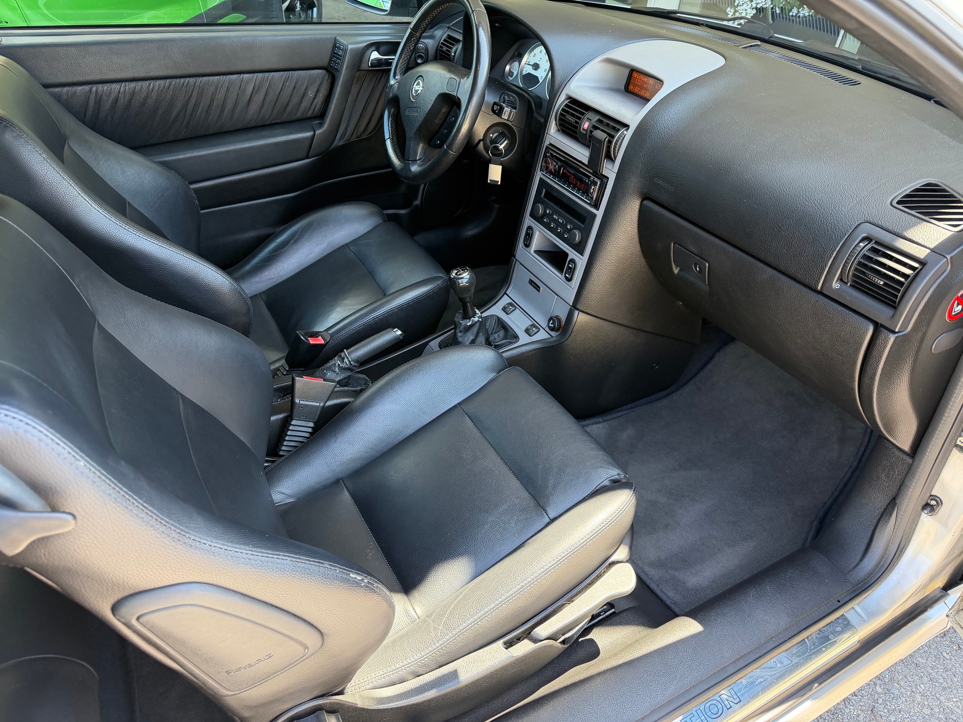 OPEL Astra Cabriolet 2.2i 16V-image-10