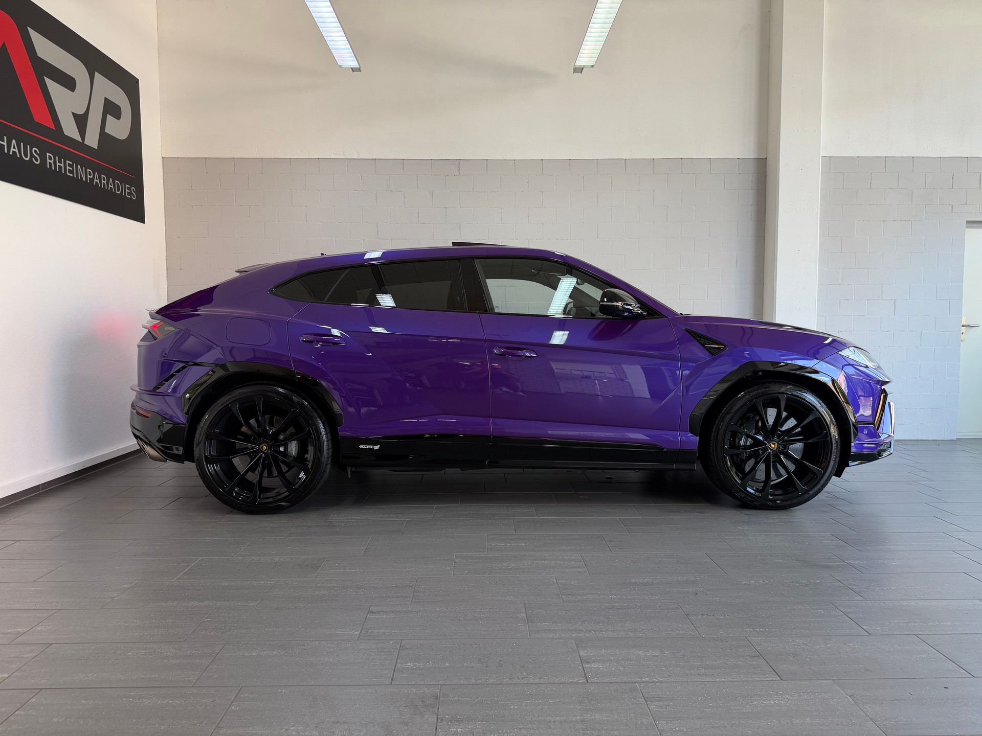 LAMBORGHINI Urus S E-Gear * GratisServ. * VIOLA MITHRAS * AKRAPOVIC * PANO * MASSAGE * B&O 3D * 360 Grad *-showroom-element-2