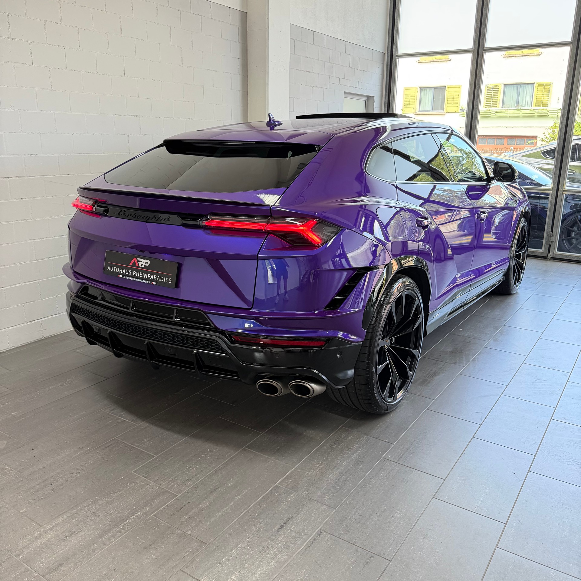 LAMBORGHINI Urus S E-Gear * GratisServ. * VIOLA MITHRAS * AKRAPOVIC * PANO * MASSAGE * B&O 3D * 360 Grad *-showroom-element-3