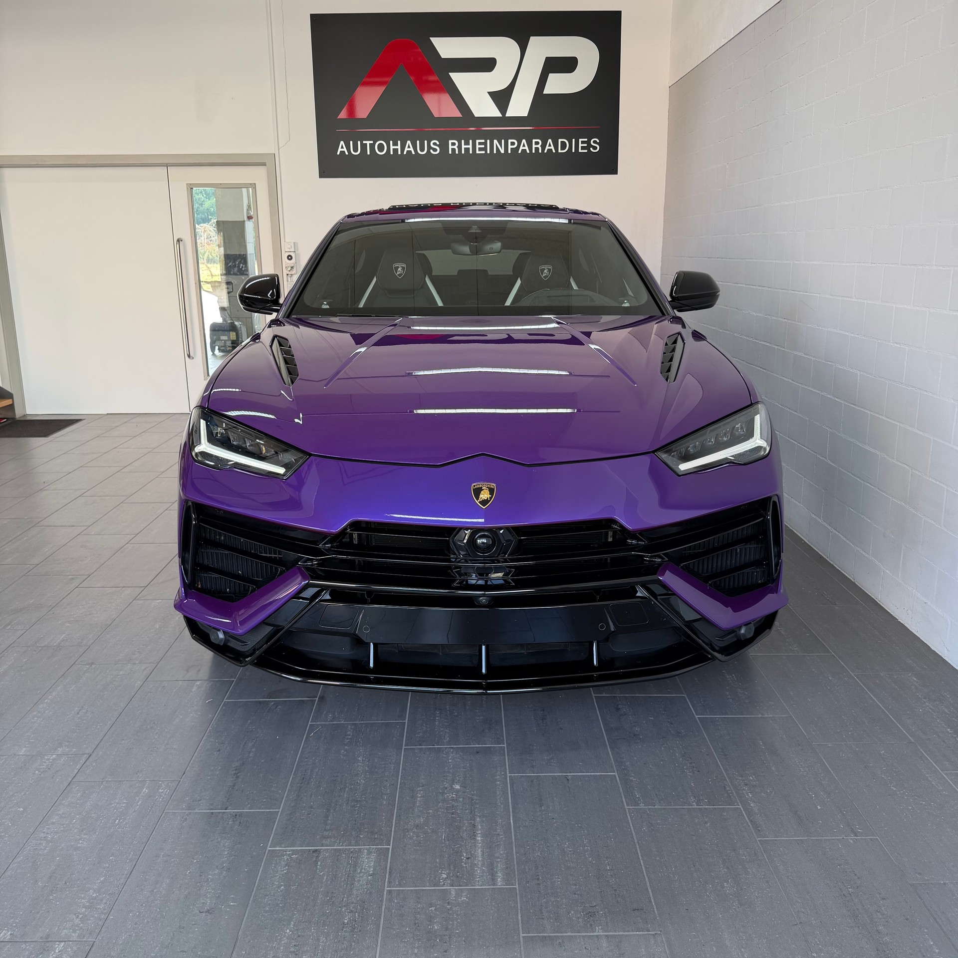 LAMBORGHINI Urus S E-Gear * GratisServ. * VIOLA MITHRAS * AKRAPOVIC * PANO * MASSAGE * B&O 3D * 360 Grad *-showroom-element-1