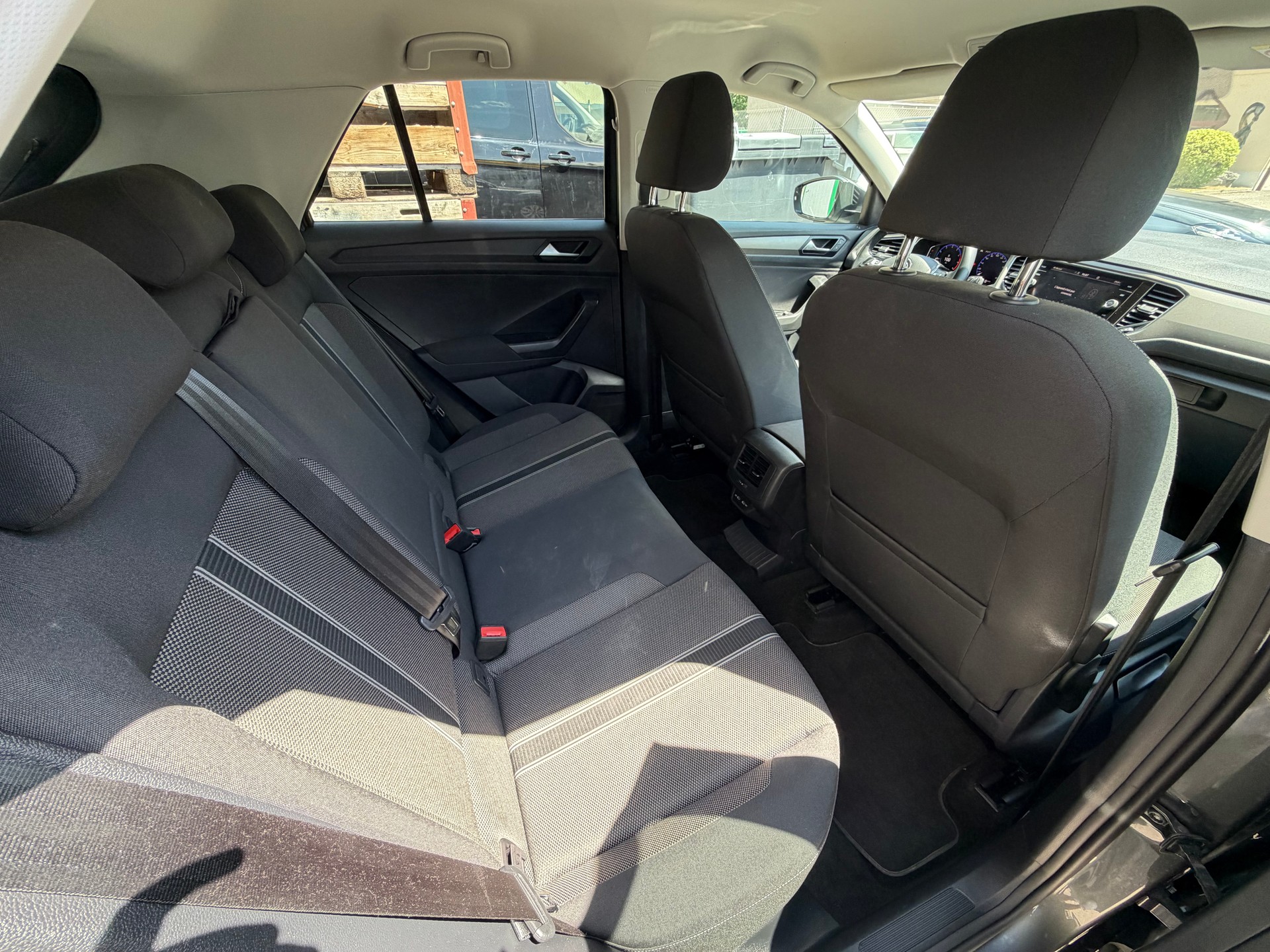 VW T-Roc 1.5 TSI EVO Advance DSG-image-9