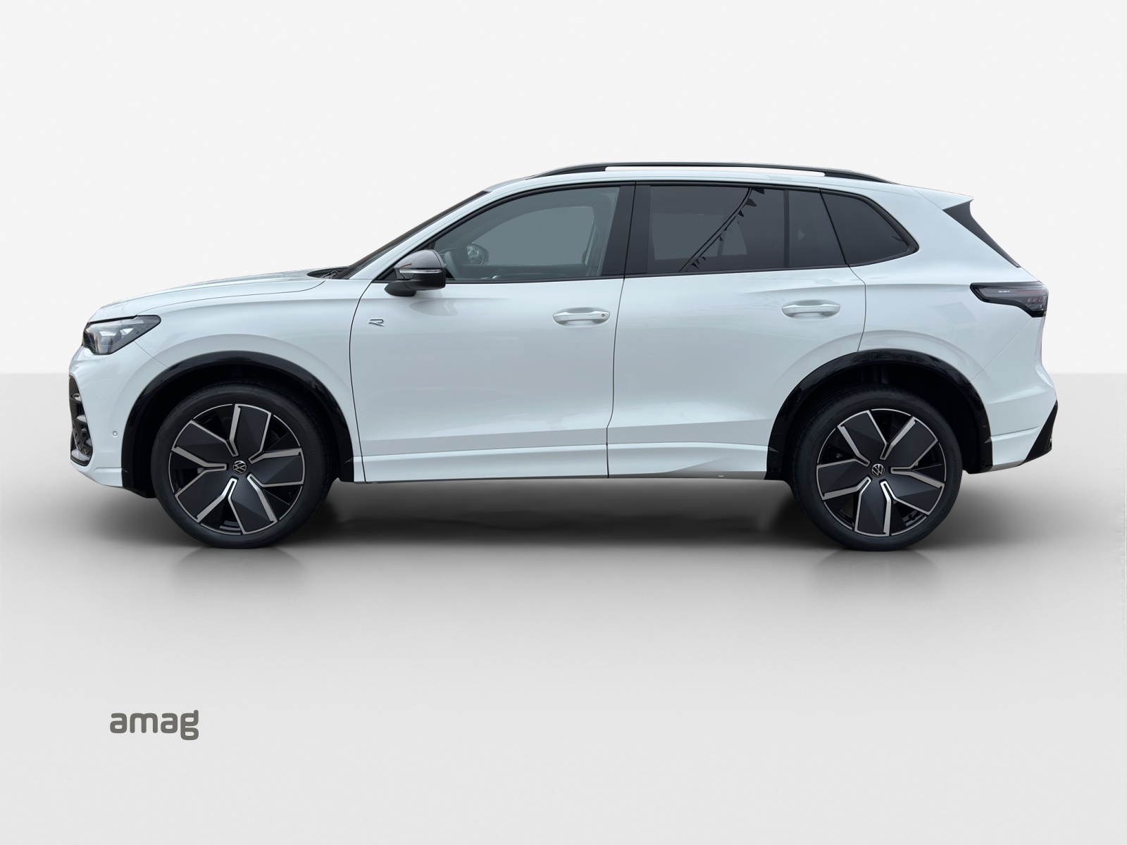 VW Tiguan 2.0 TSI DSG R-Line 4Motion-image-1