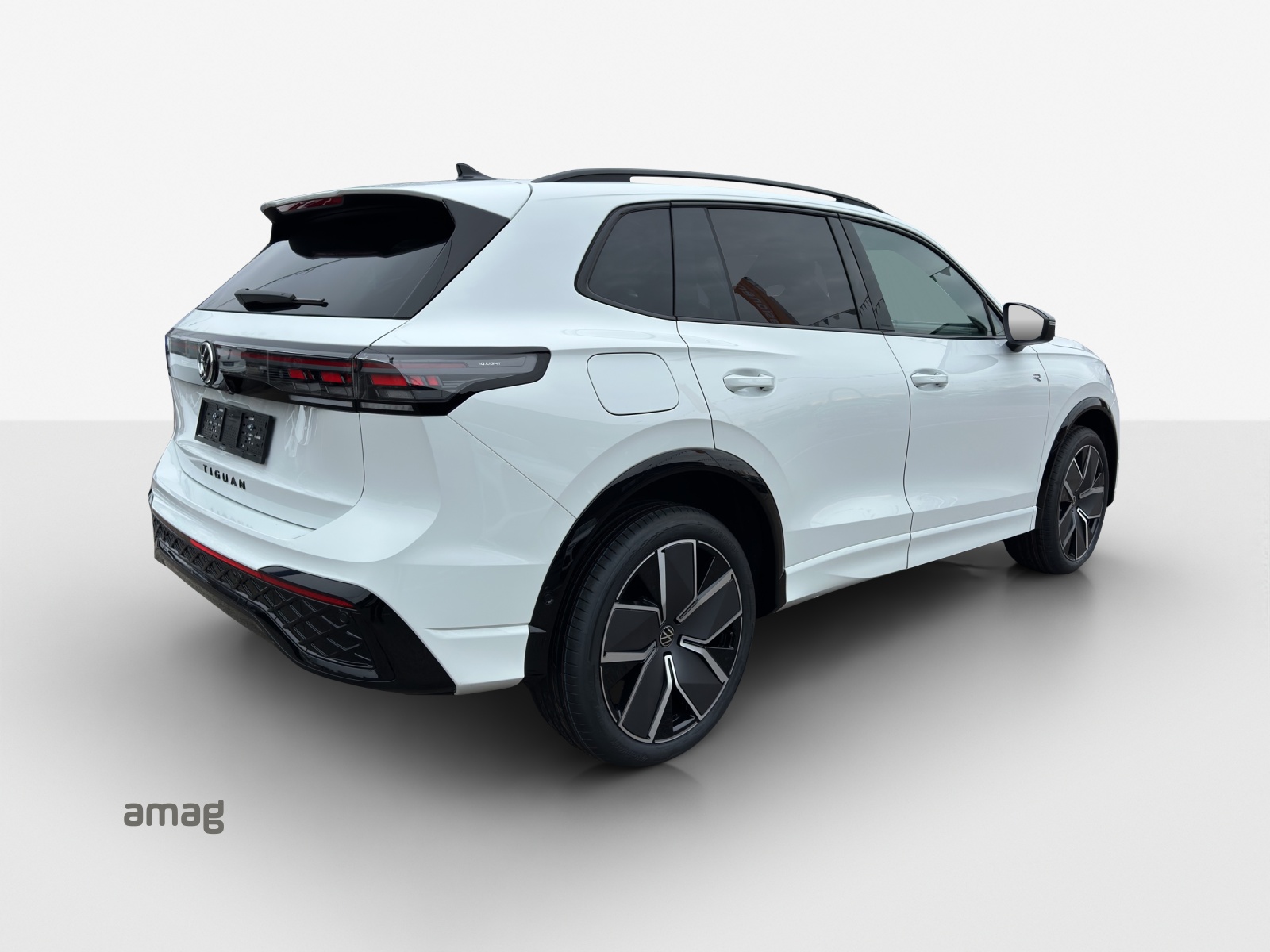 VW Tiguan 2.0 TSI DSG R-Line 4Motion-image-4