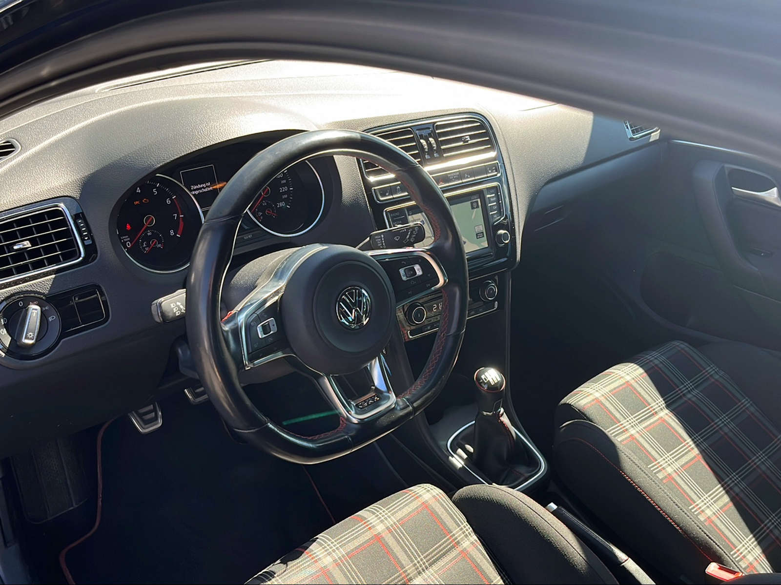 VW POLO GTI-image-10