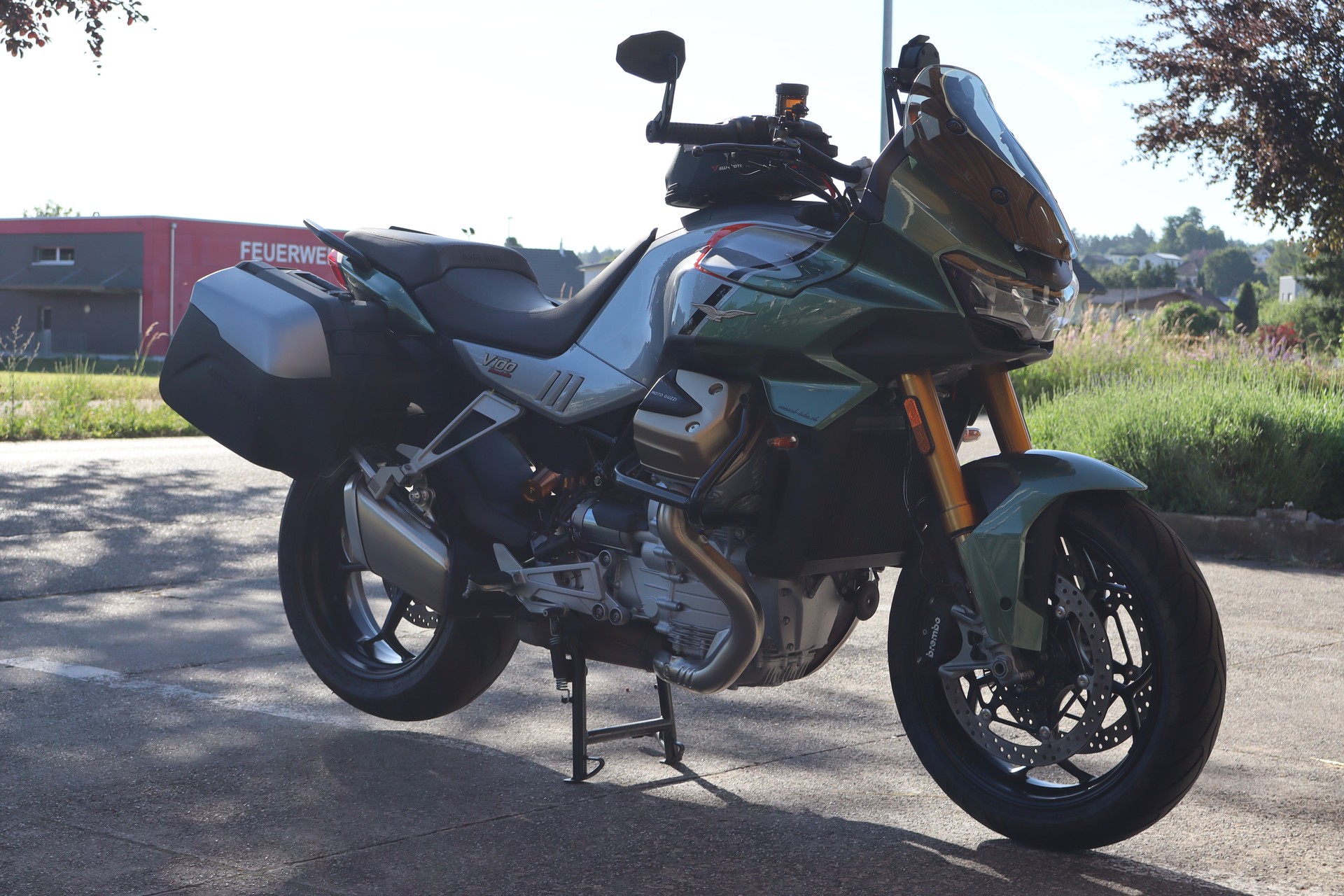 MOTO GUZZI V100 Mandello S-showroom-element-1