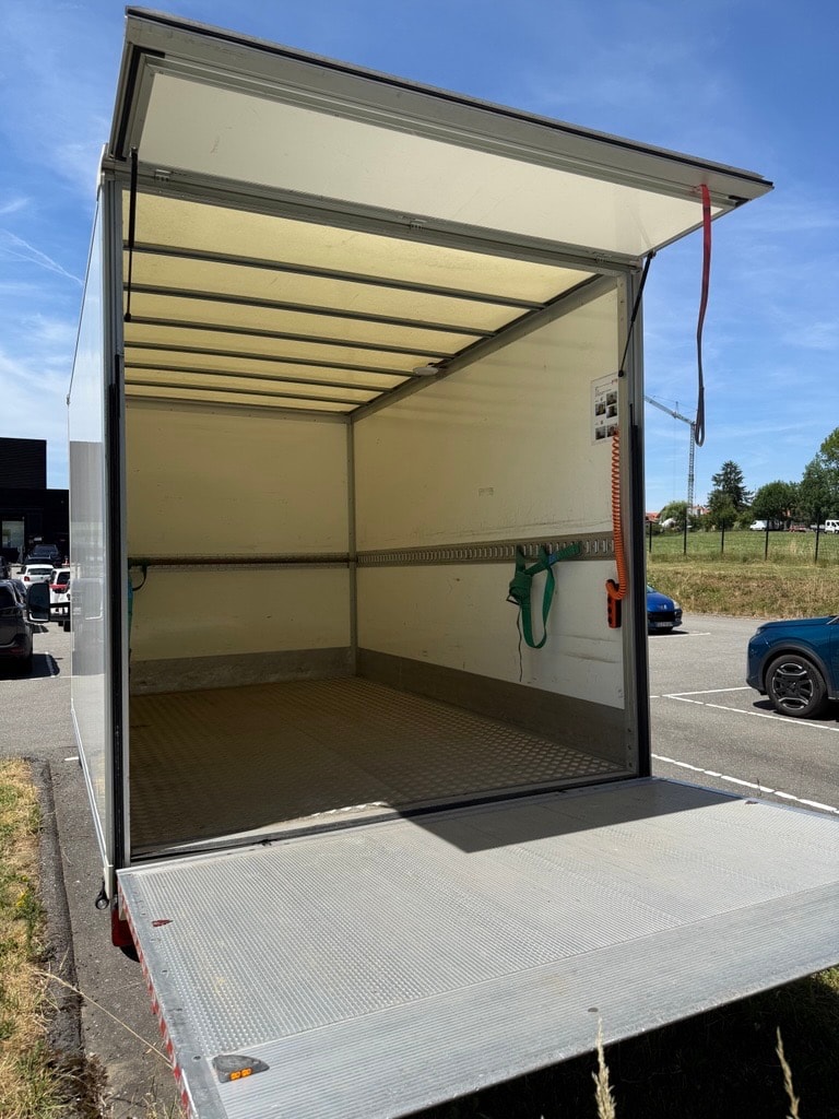 VW Crafter 35 2.0 TDI-image-3