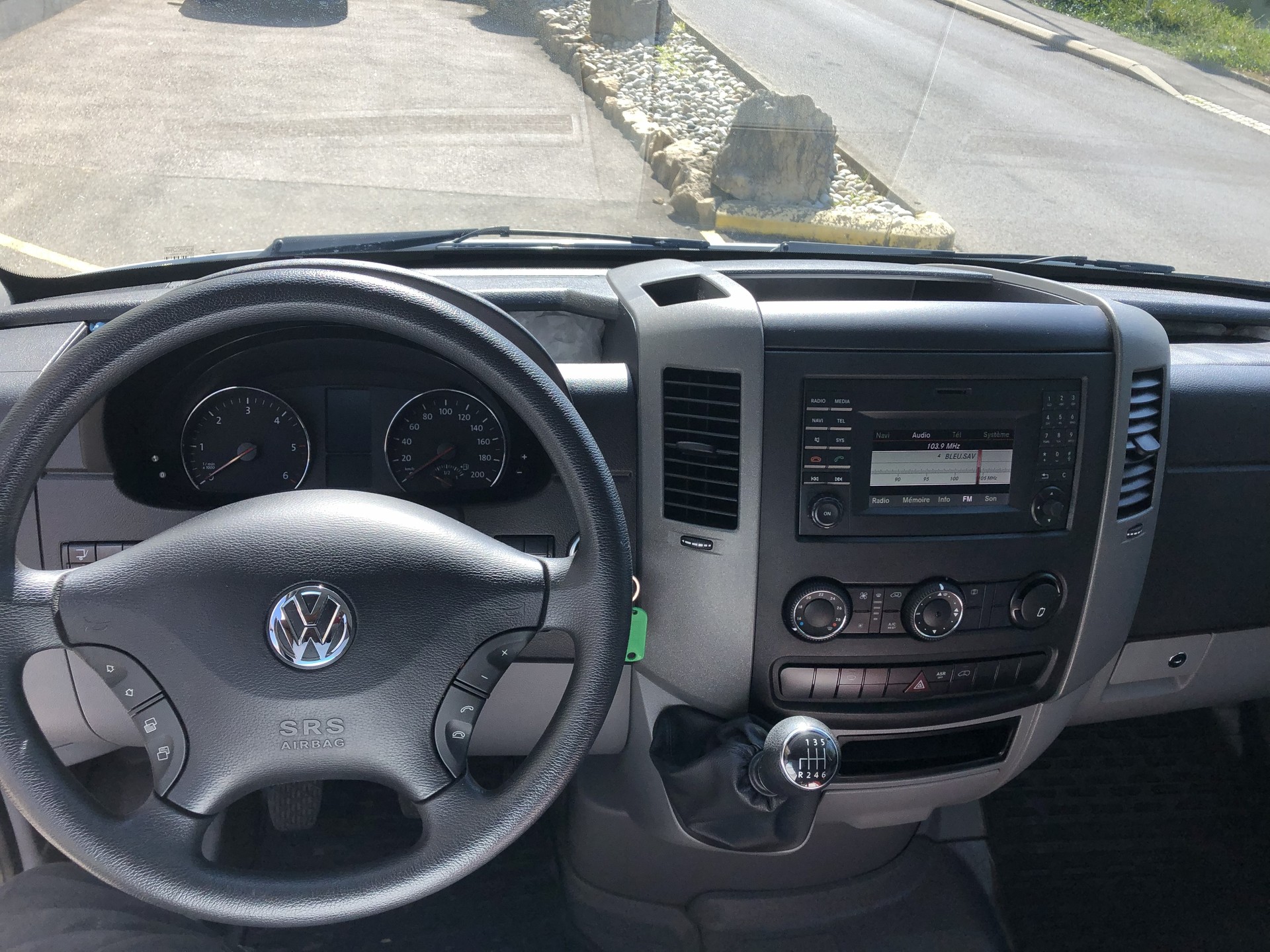 VW Crafter 35 2.0 TDI-image-4