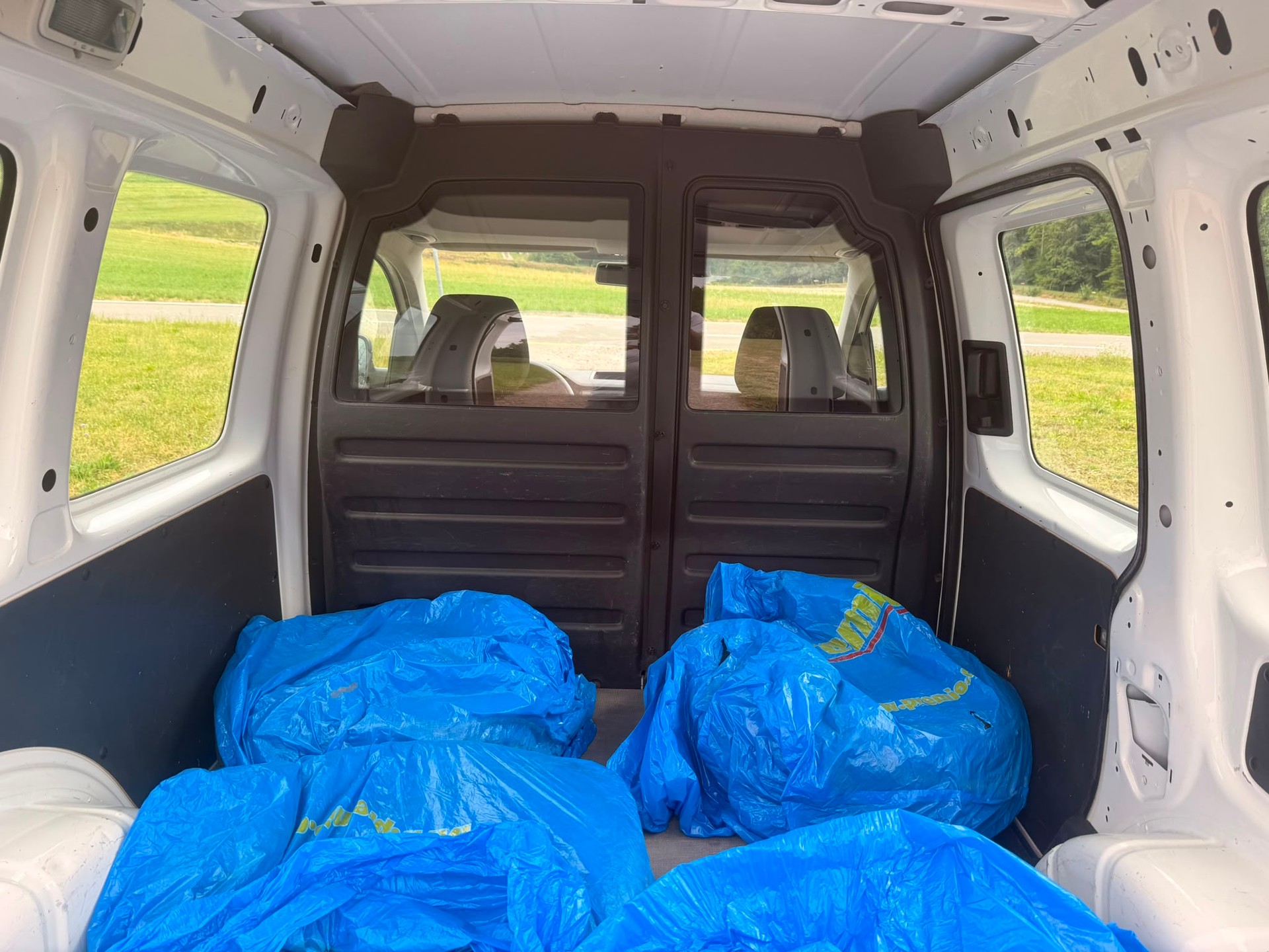 VW Caddy 1.4TSI Entry BlueMotion Technology-image-9
