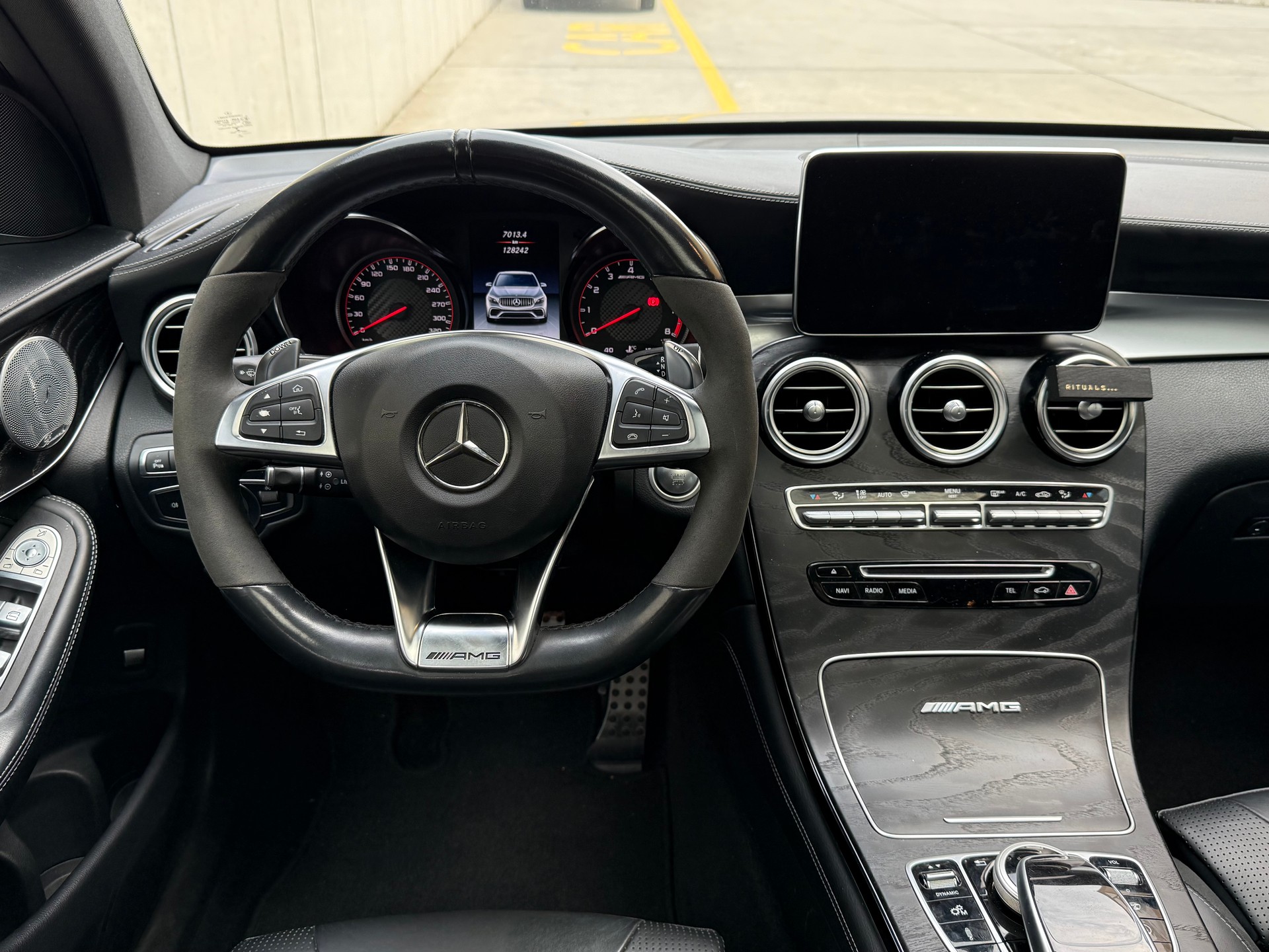 MERCEDES-BENZ GLC Coupé 63 S AMG 4Matic+ 9G-Tronic-image-11