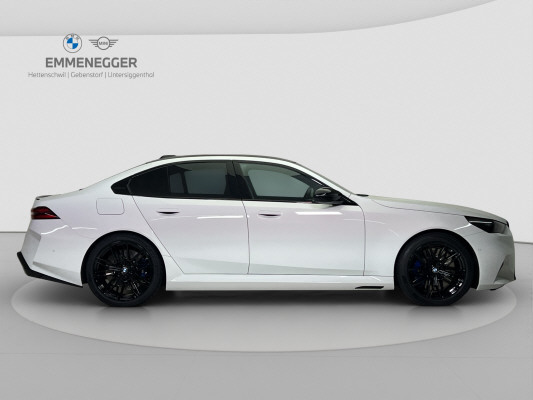 BMW M5 xDrive-image-5