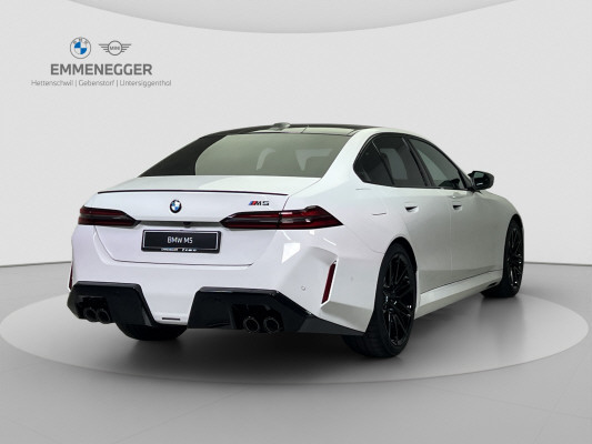 BMW M5 xDrive-image-4