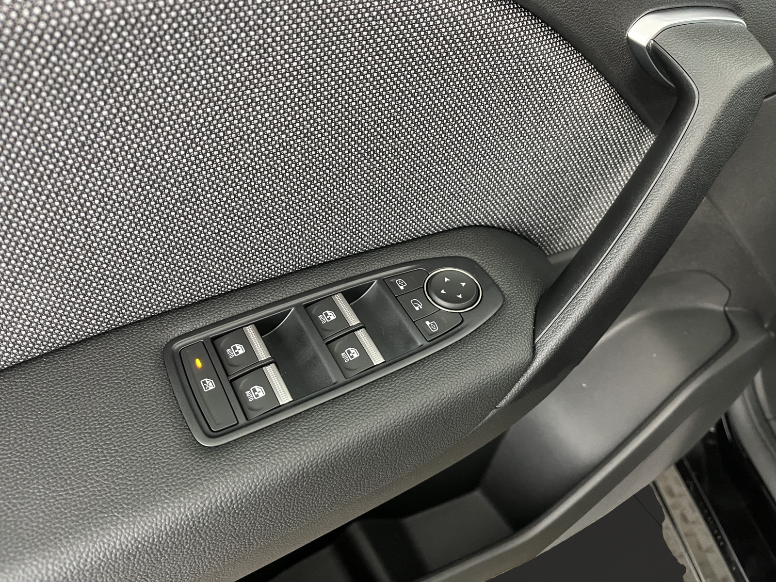 RENAULT Captur 1.8 E-Tech techno-image-12