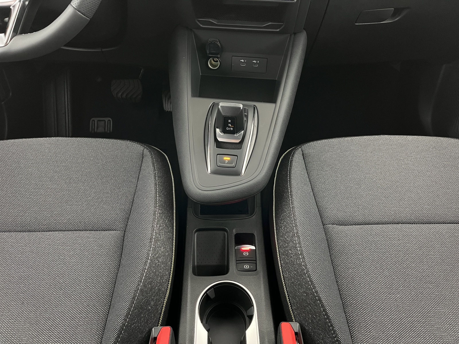 RENAULT Captur 1.8 E-Tech techno-image-13